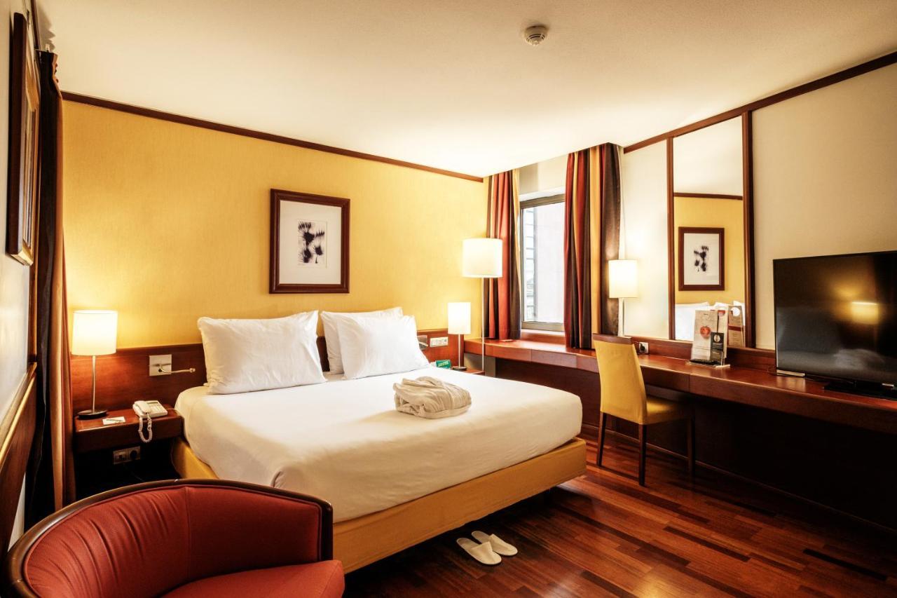 One-Bedroom King Suite with Sofa Bed,1498774888:JPEG