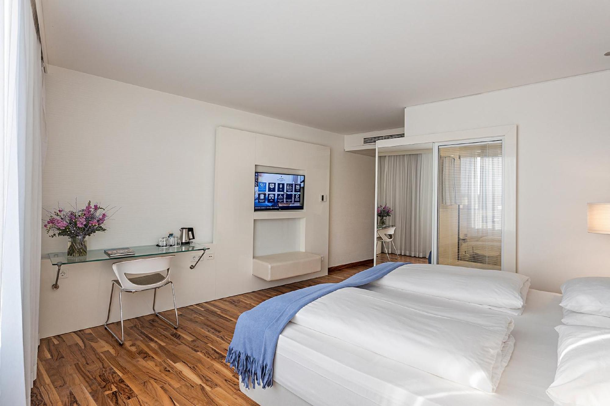 Deluxe Premium Room,1498625197:JPEG