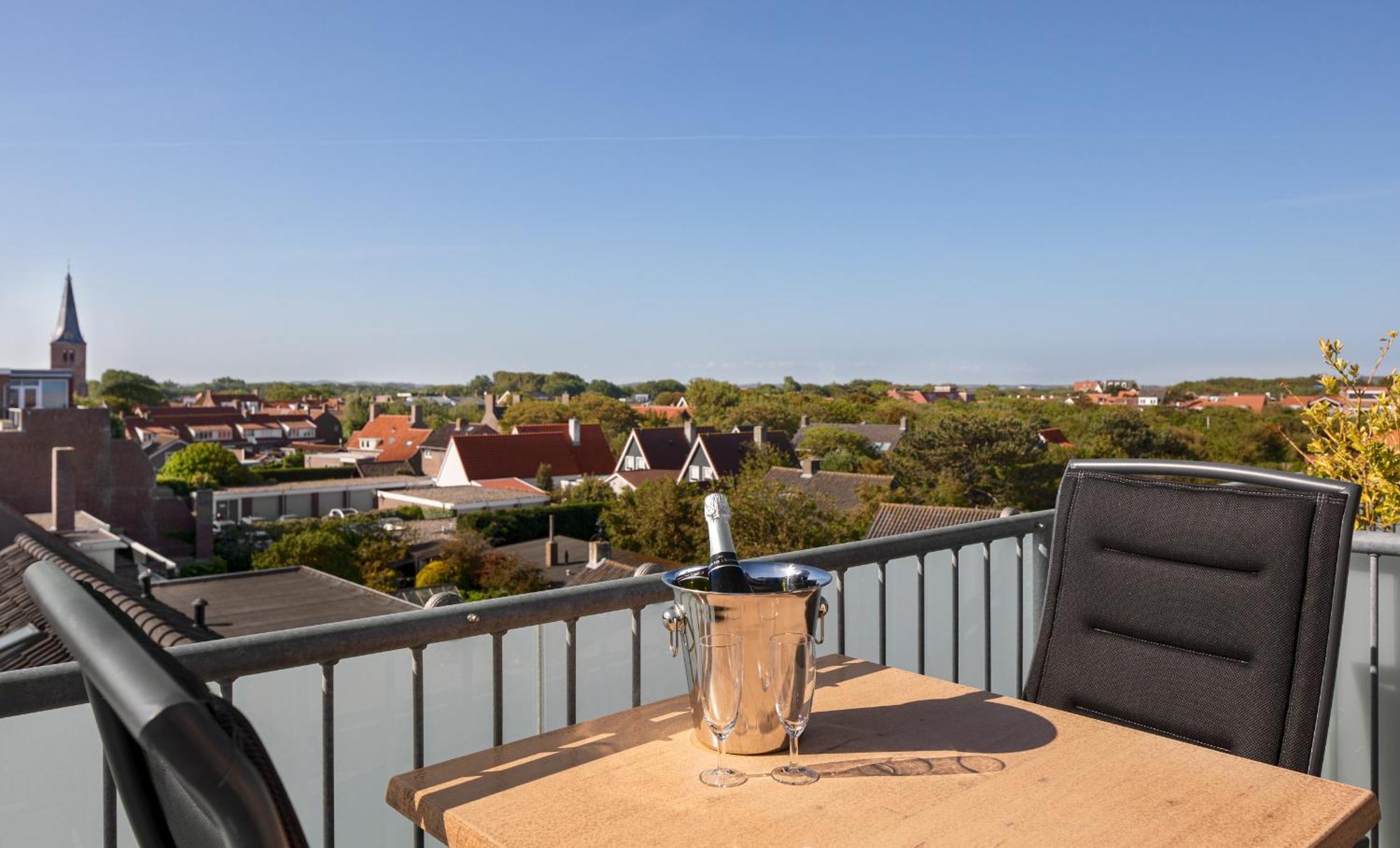 Deluxe Double Room with Balcony and Sea View,1661108388:JPEG