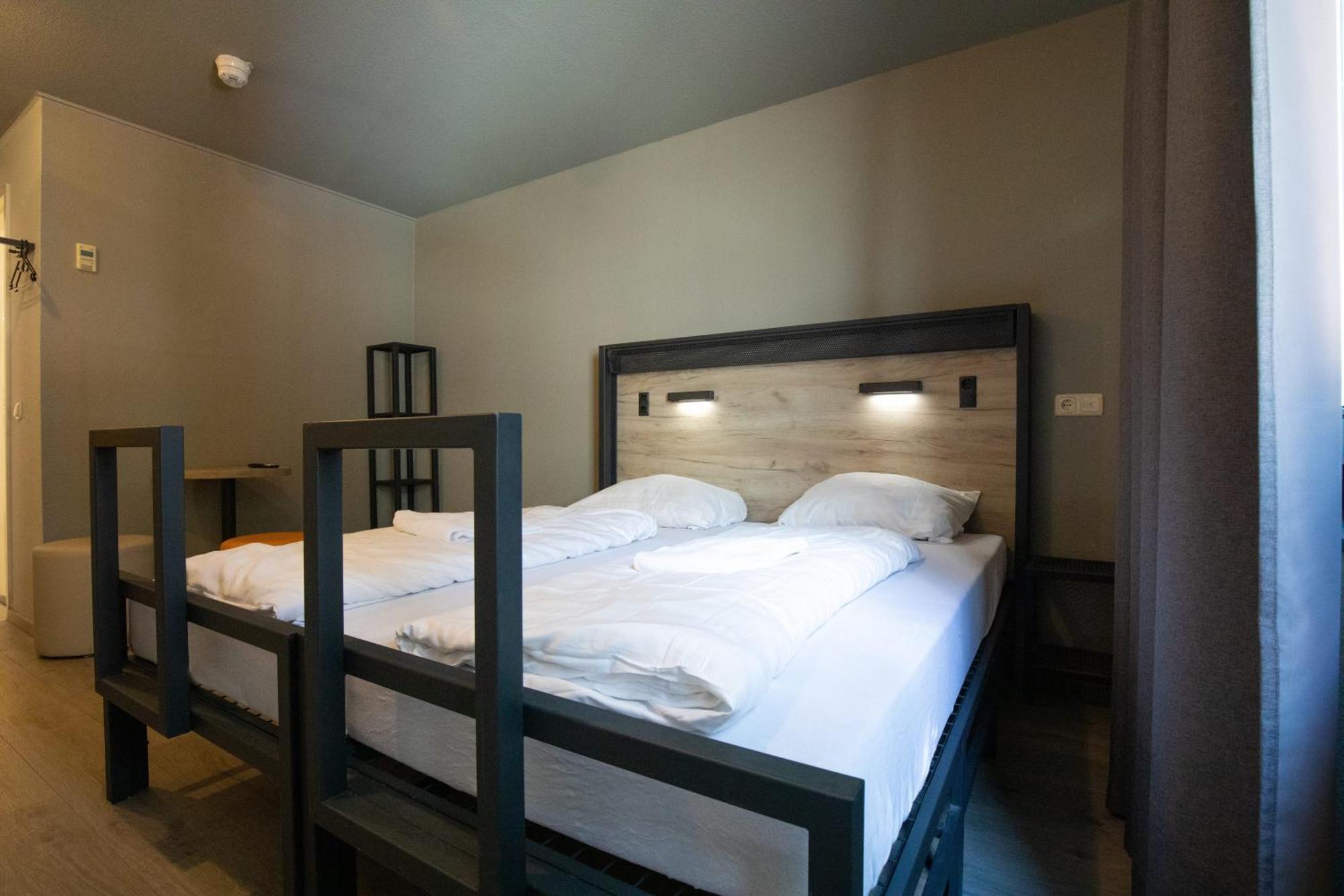 Tweepersoonskamer met 2 Aparte Bedden