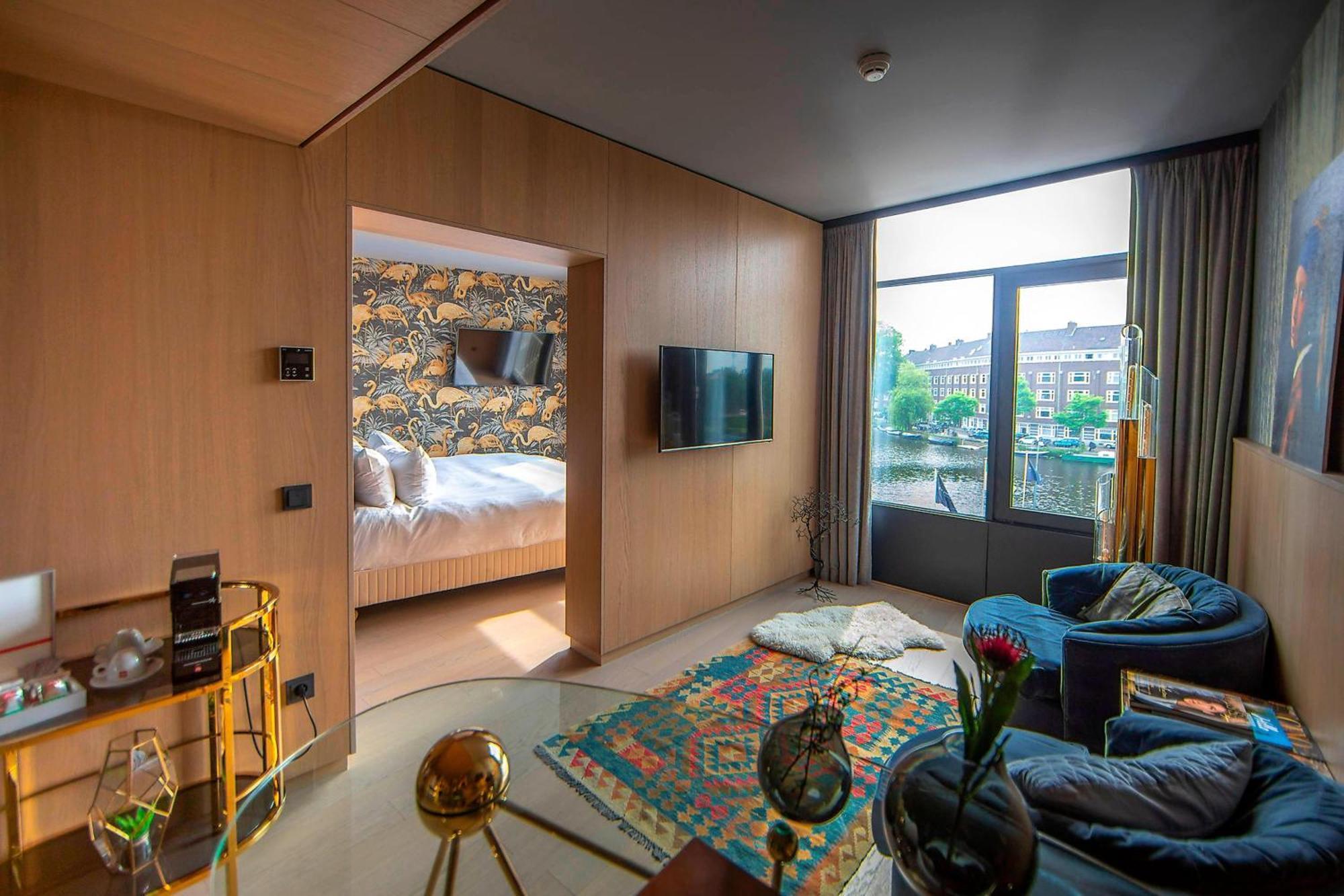Suite Lit King-Size Design - Vue sur Canal
