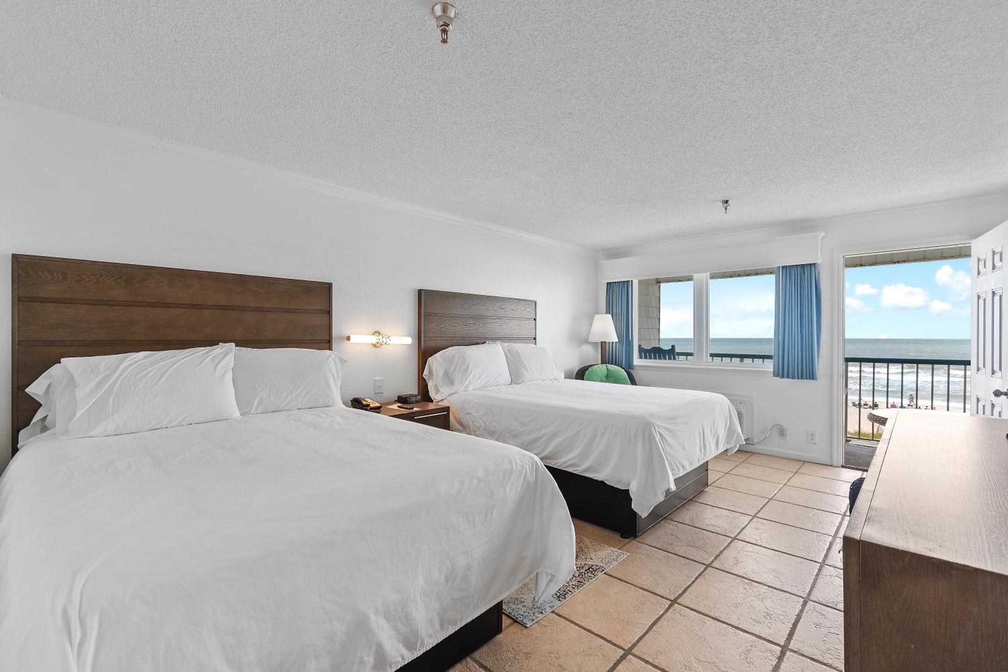 Standard Queen Room with Two Queen Beds with Ocean Front View,1521225187:JPEG