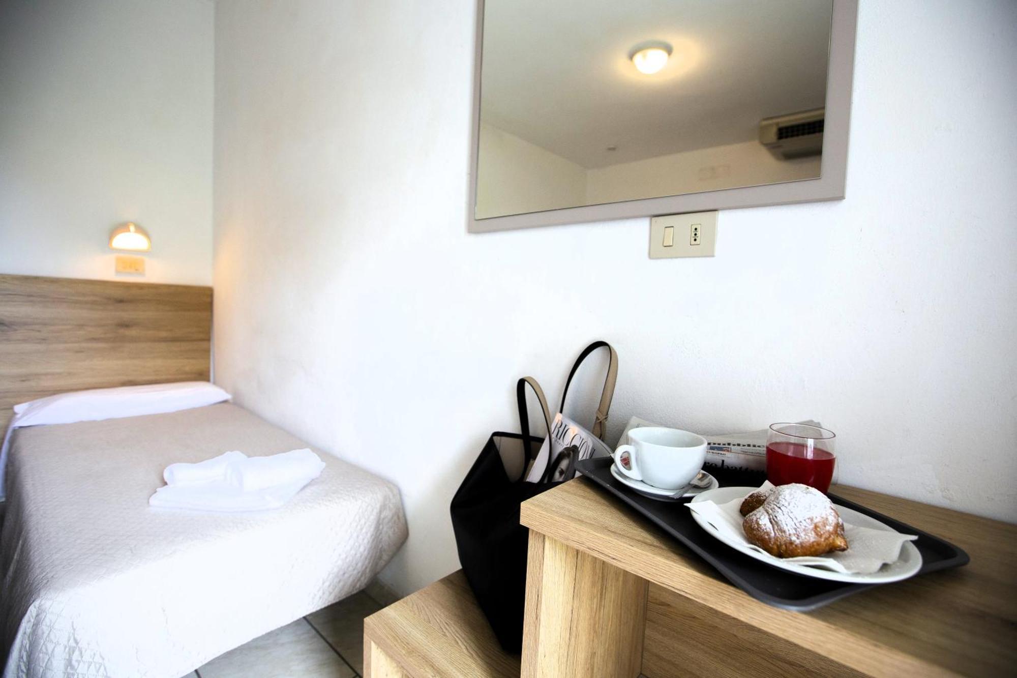 Single Room with Balcony,1537764007:JPEG