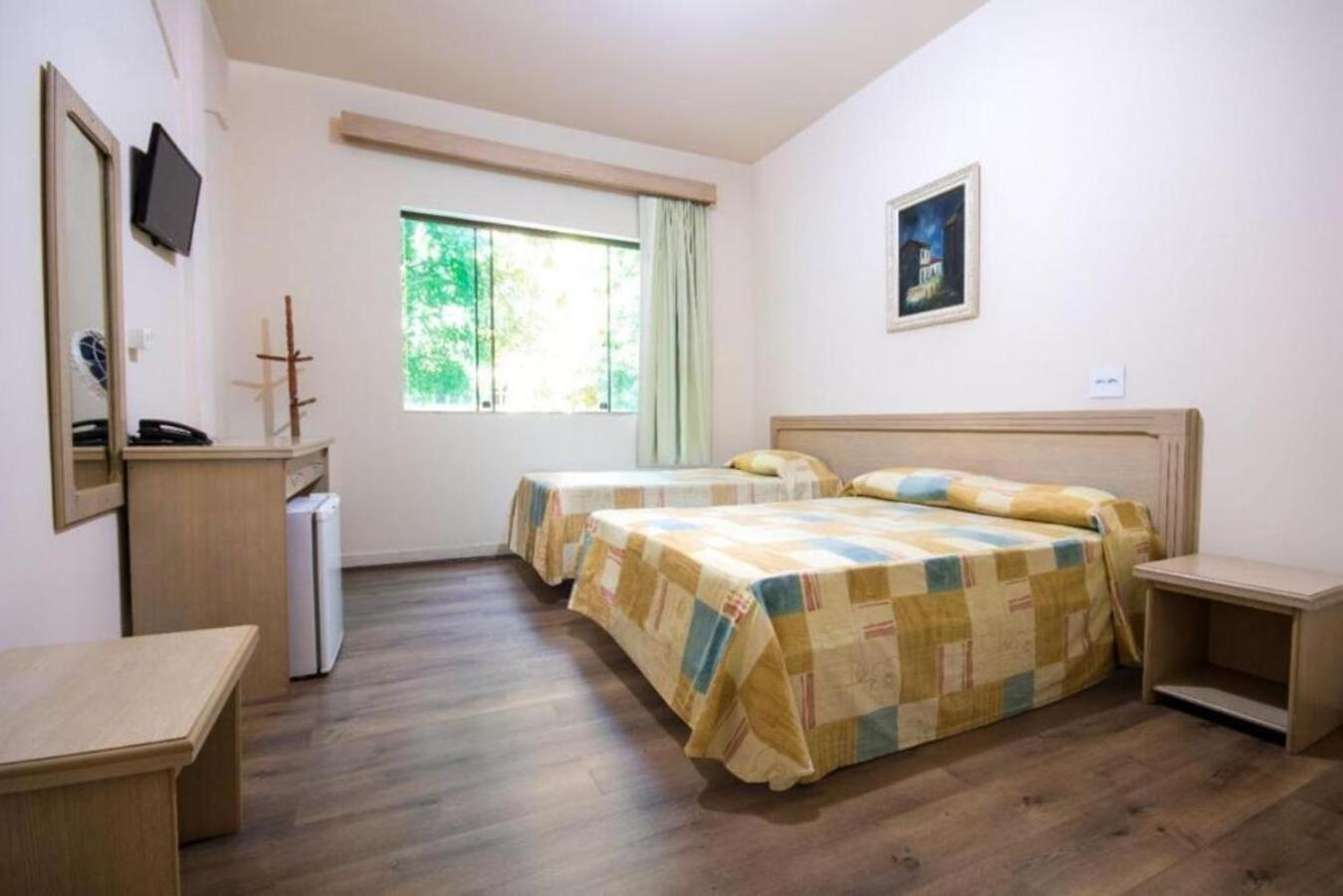 Family Room,1557925132:JPEG