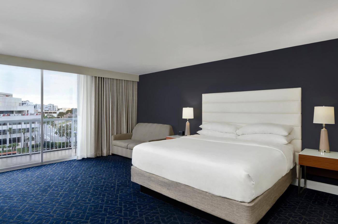 King Room with Balcony and City View