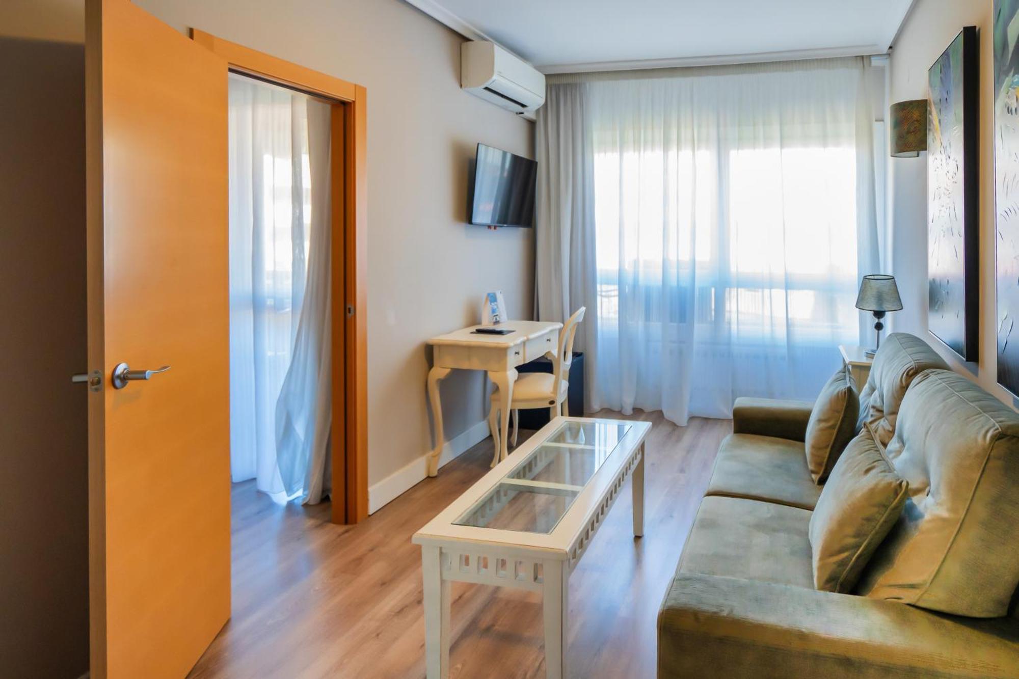 Junior Suite,1272997741:JPEG