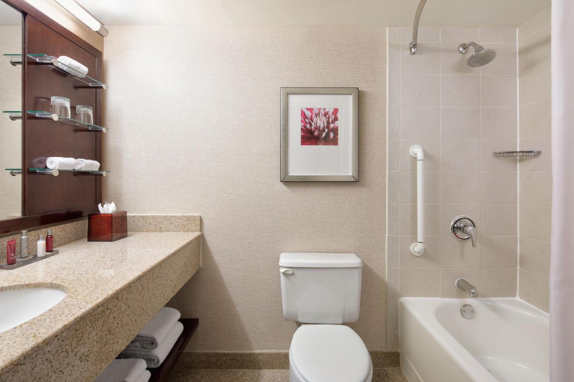 Guest Room 2 Doubles, Guest room, 2 Double (Mobility & Hearing Accessible w/ Roll-in Shower),1536417178:JPEG