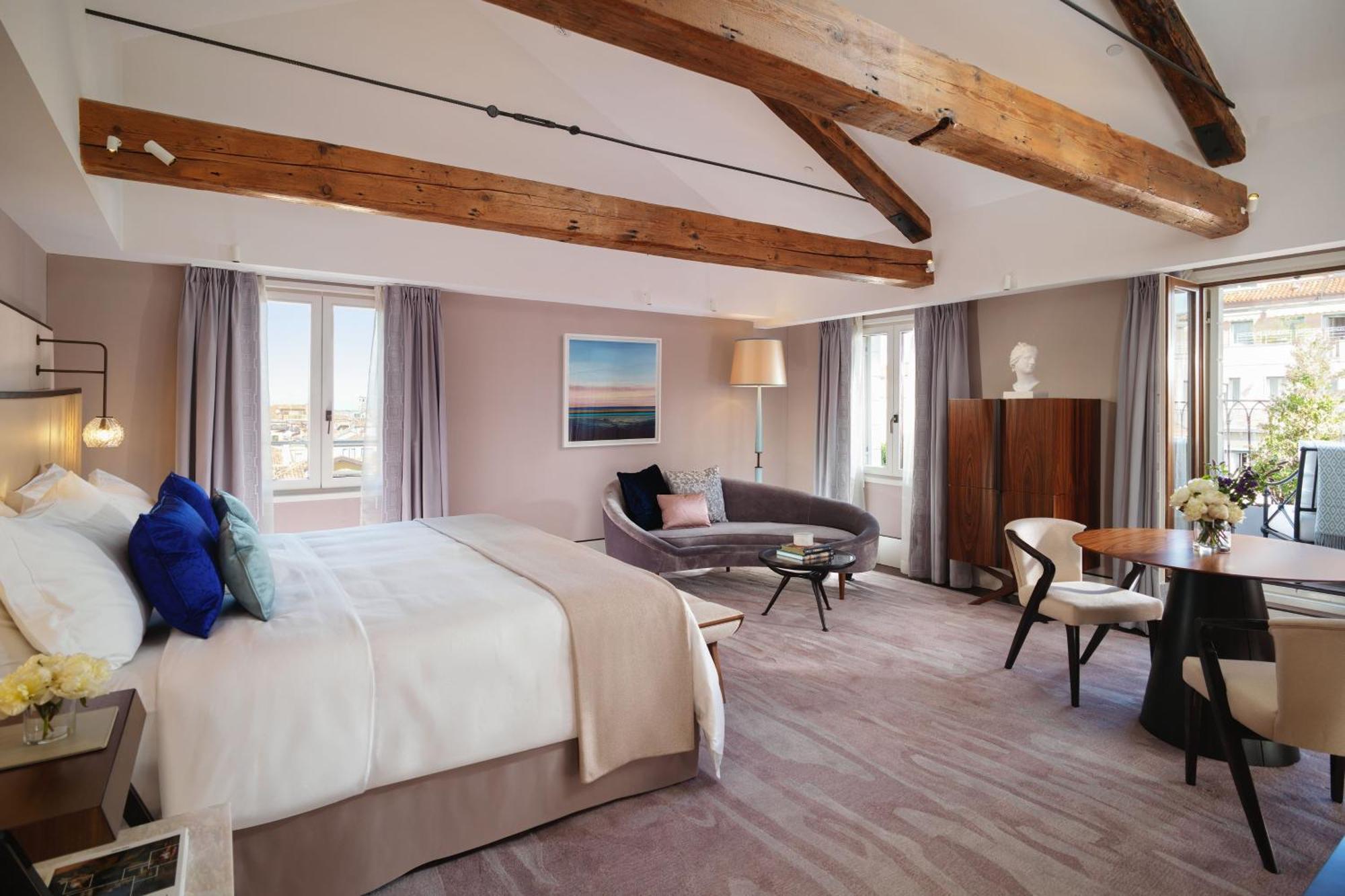 King Room with Terrace and Canal View,1536256705:JPEG