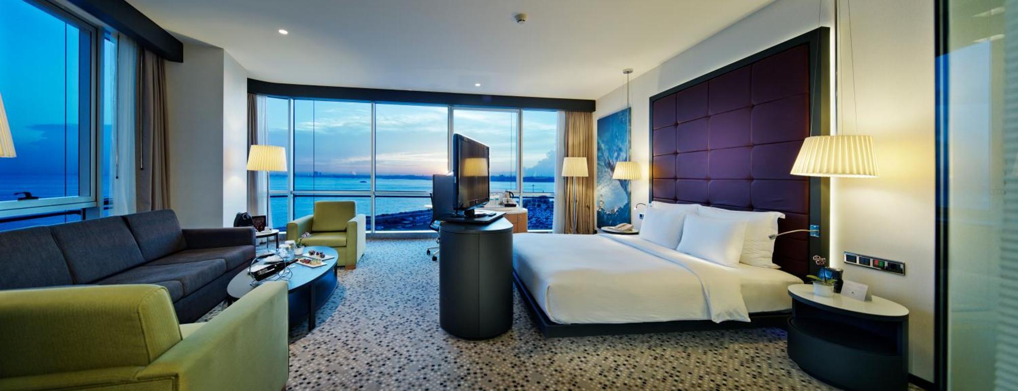 Junior Suite mit Kingsize-Bett und Meerblick