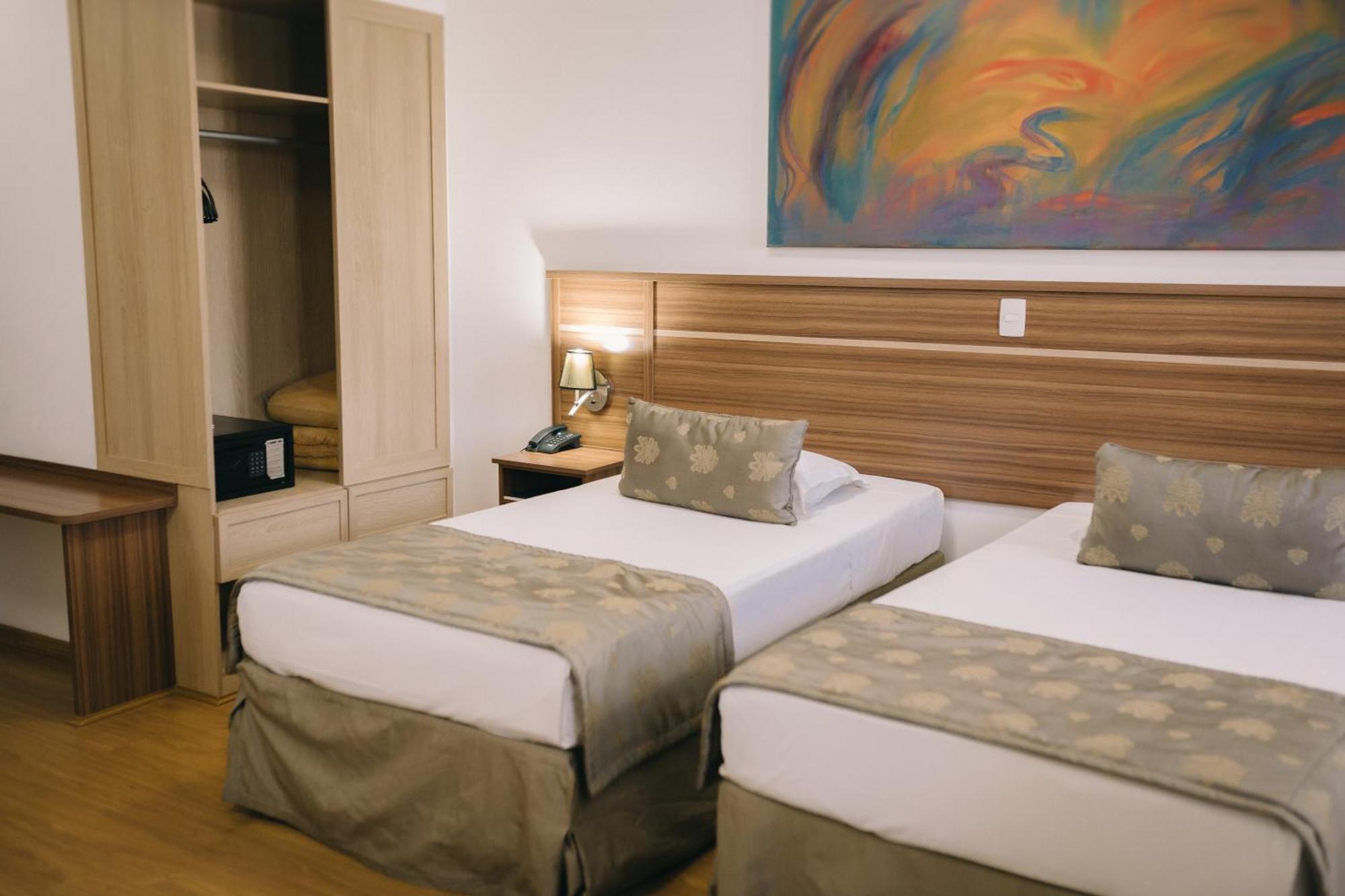 Quarto Deluxe com 2 Camas de Solteiro