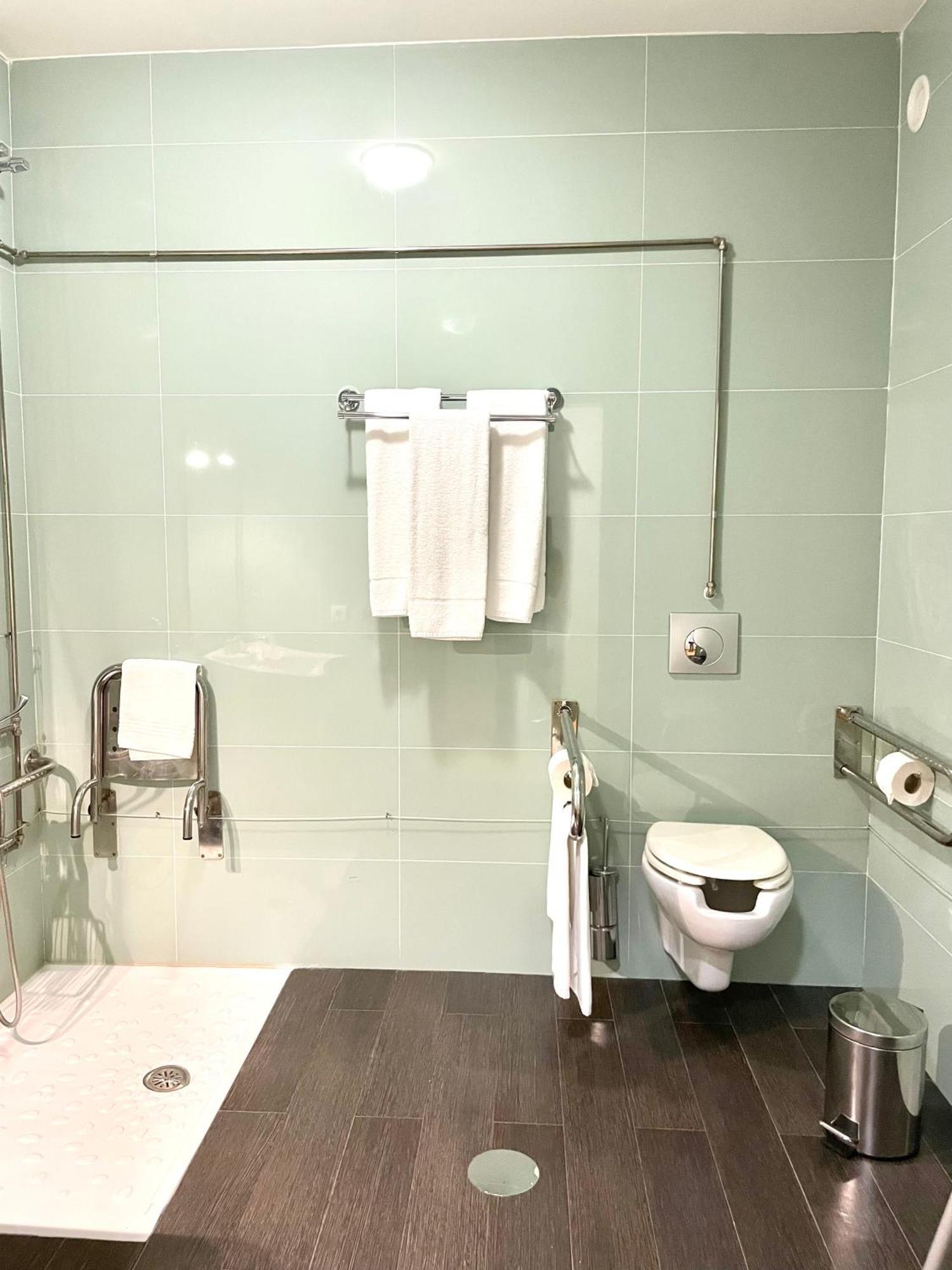 Twin Room - Disability Access,1588053184:JPEG