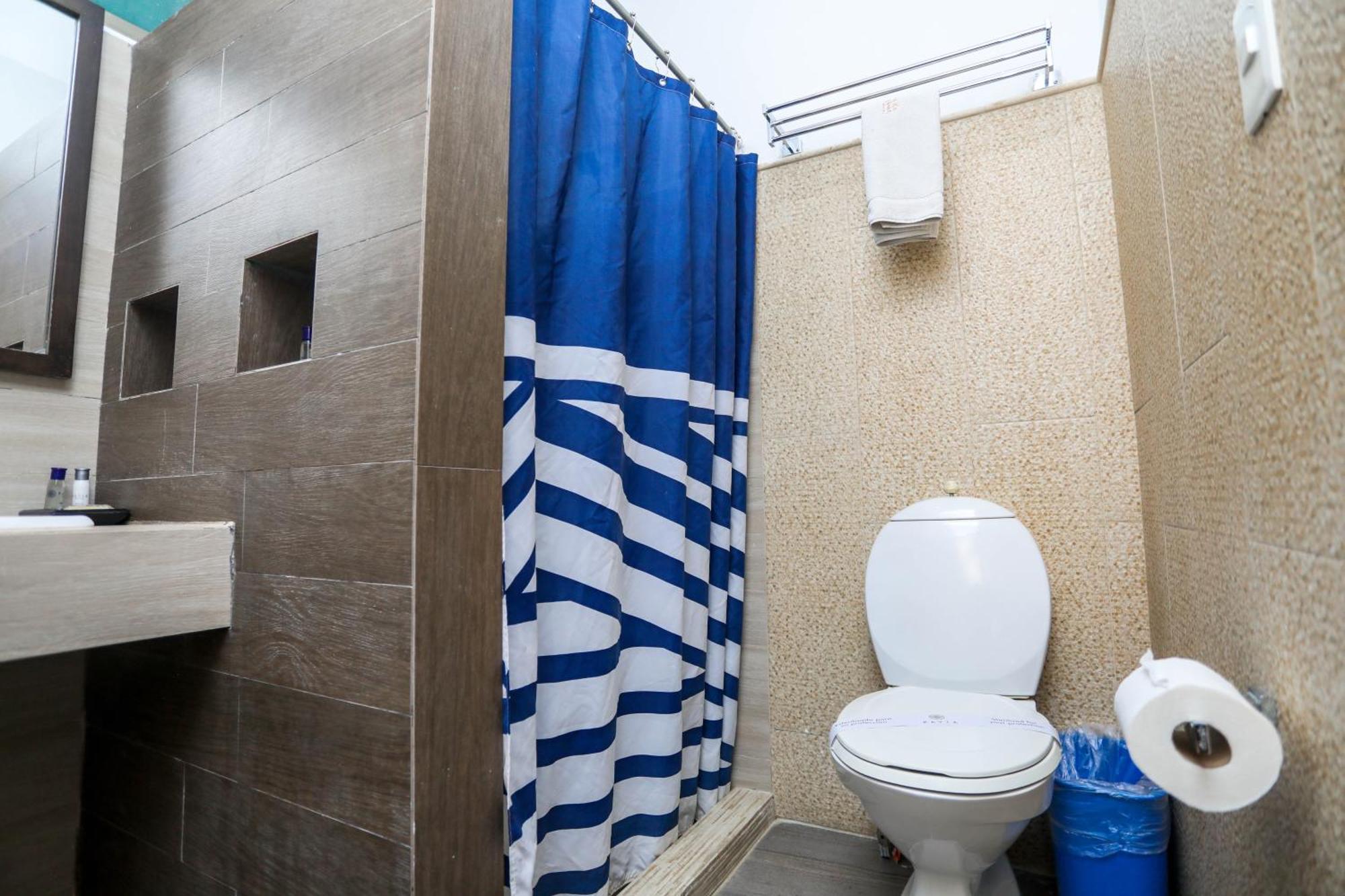 Quarto Duplo com 2 Camas de Casal