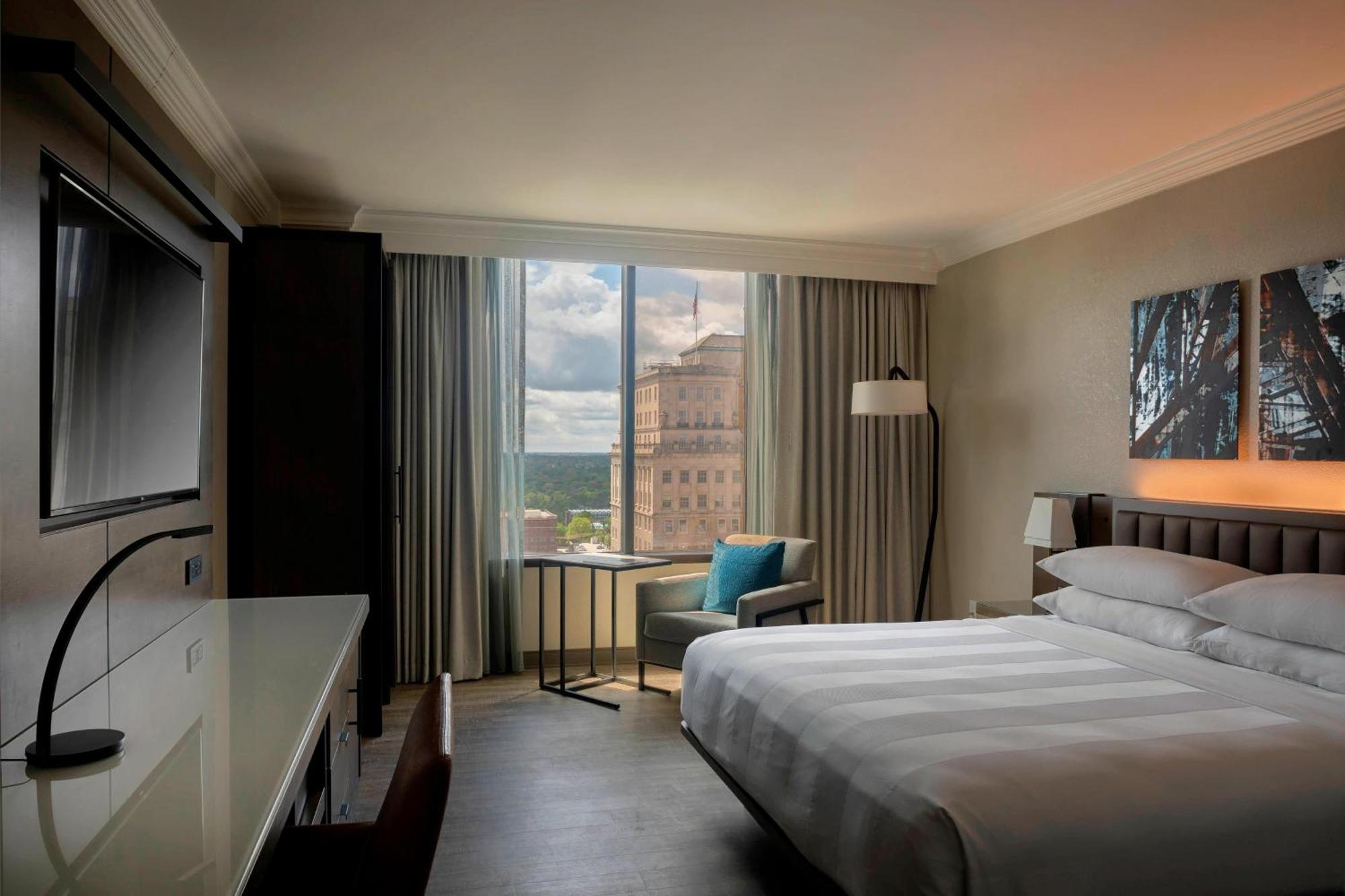 Guest room, 1 King, City view, High floor,1705740373:JPEG
