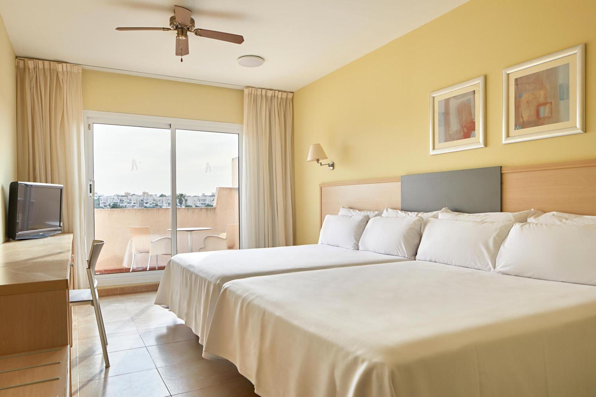 Habitación Doble Estándar (2 adultos + 1 niño)