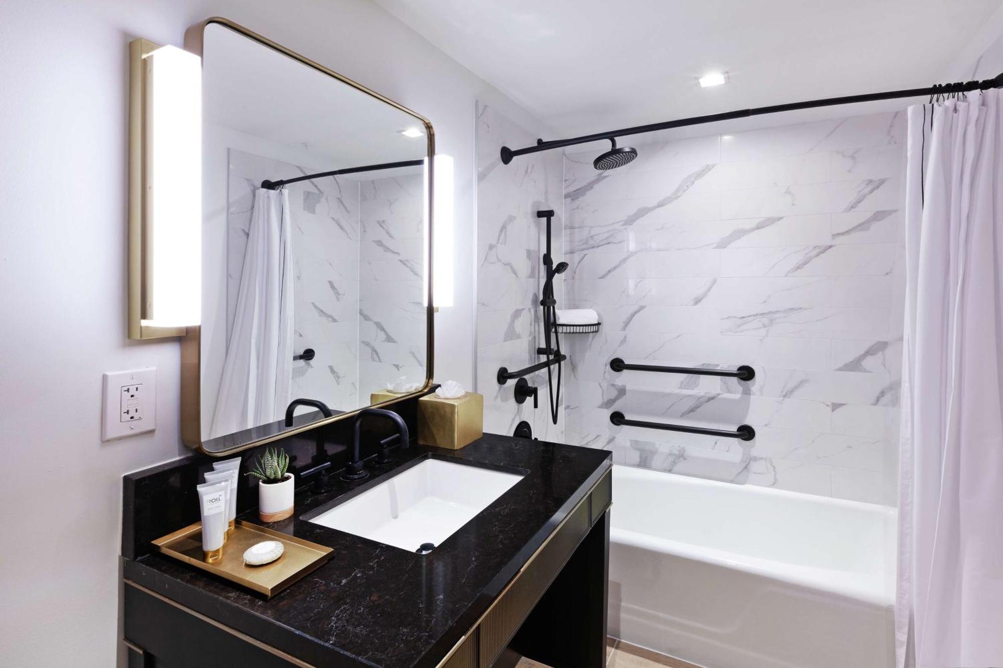 King Room with Tub - Mobility and Hearing Access