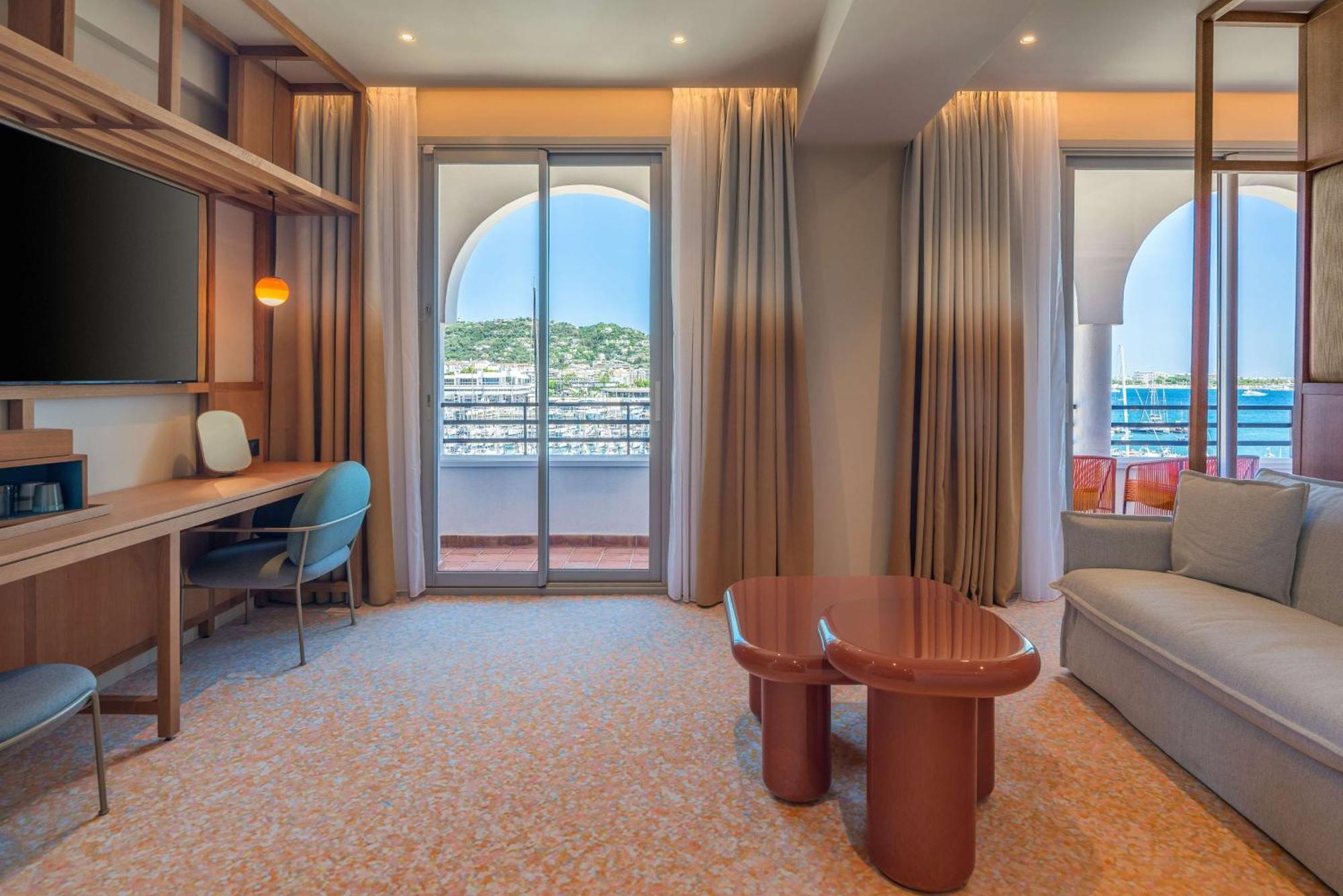 Suite Junior con vistas al mar - 1 cama doble grande