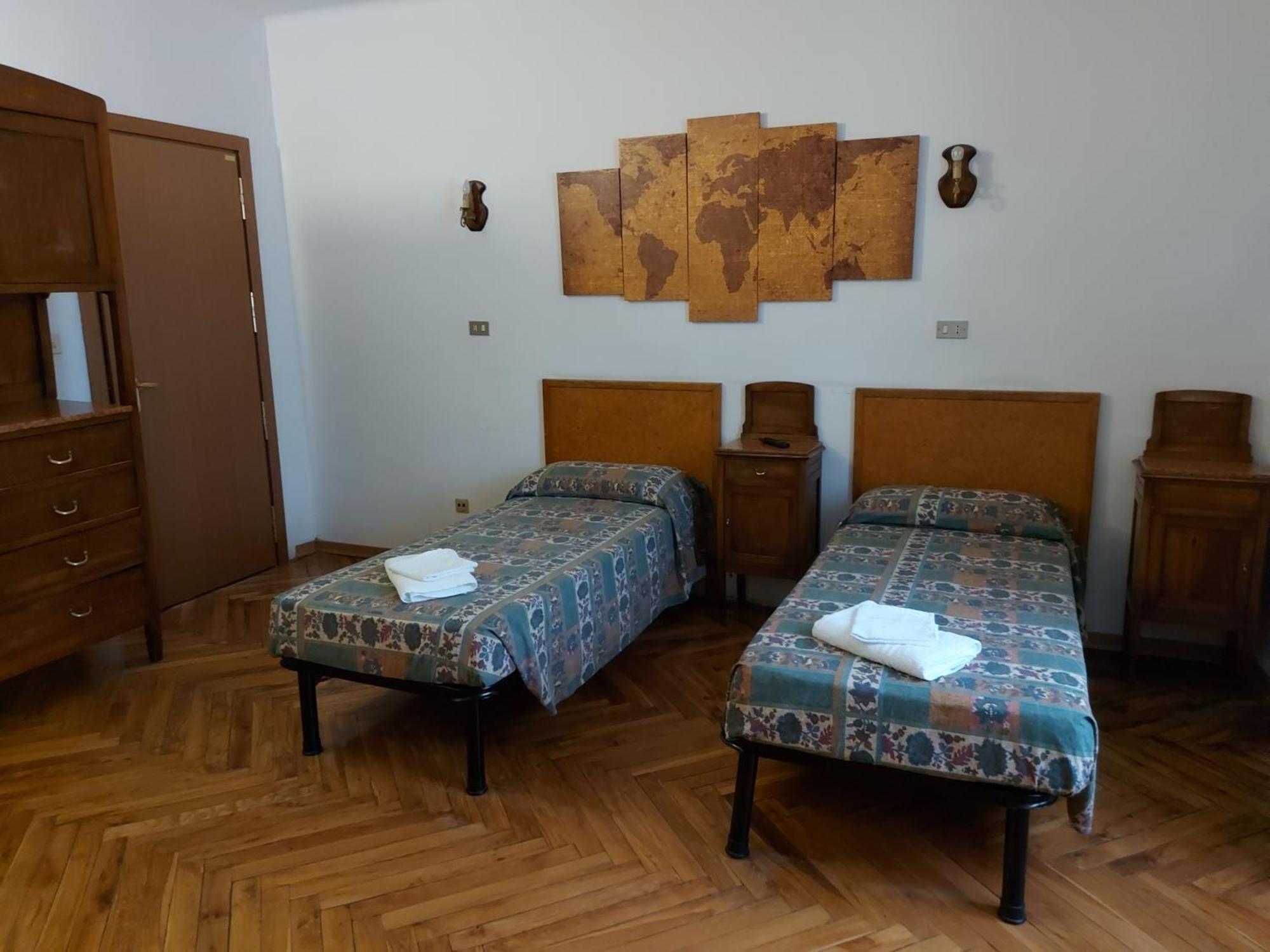 Camera Doppia con Letti Singoli