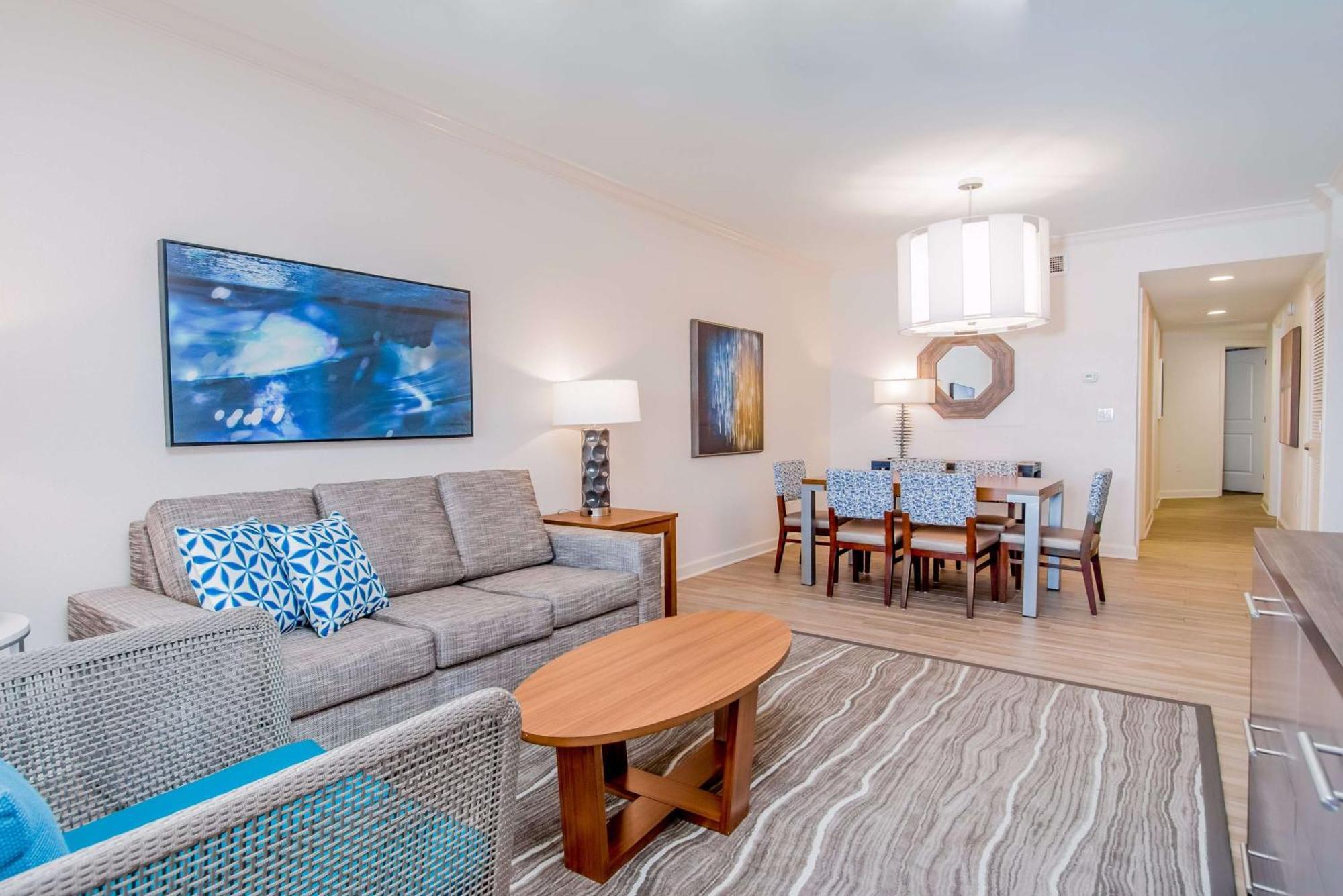 Two-Bedroom Queen Suite with Sofa Bed,1551305425:JPEG