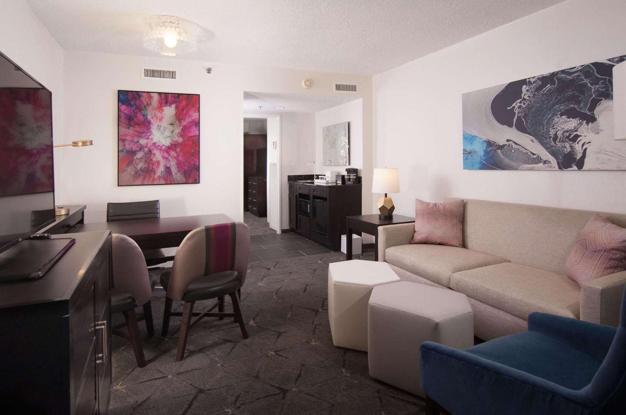 Suite with Two Double Beds - Non-Smoking