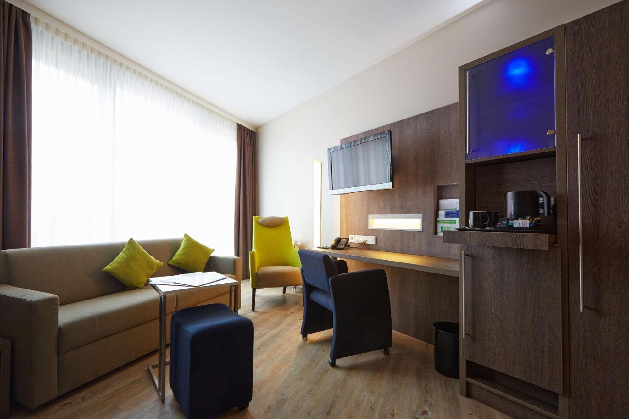 Executive Family Room,1708065309:JPEG
