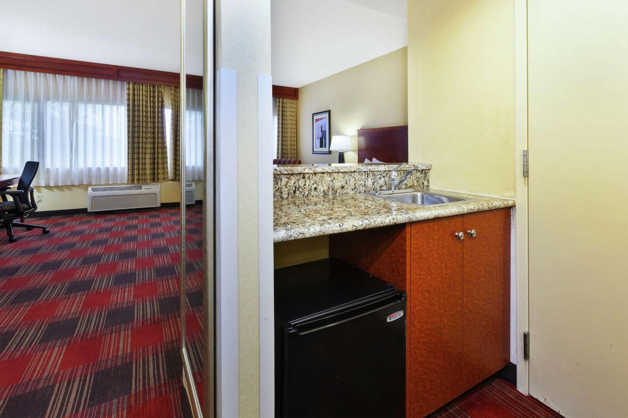 Junior King Suite with Seating Area