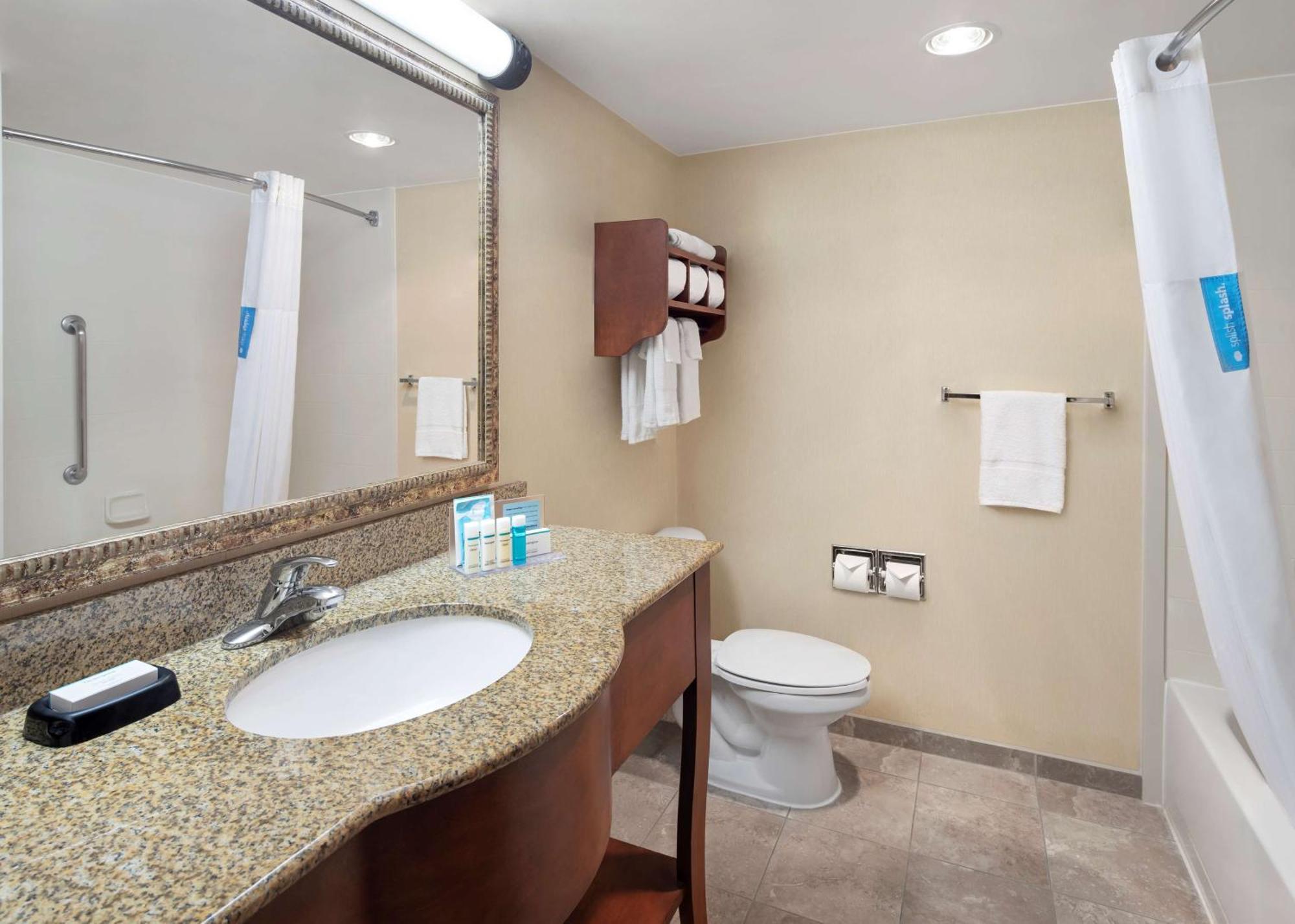 Queen Room with Two Queen Beds and Roll-In Shower - Mobility Access/Non-Smoking,1706461751:JPEG