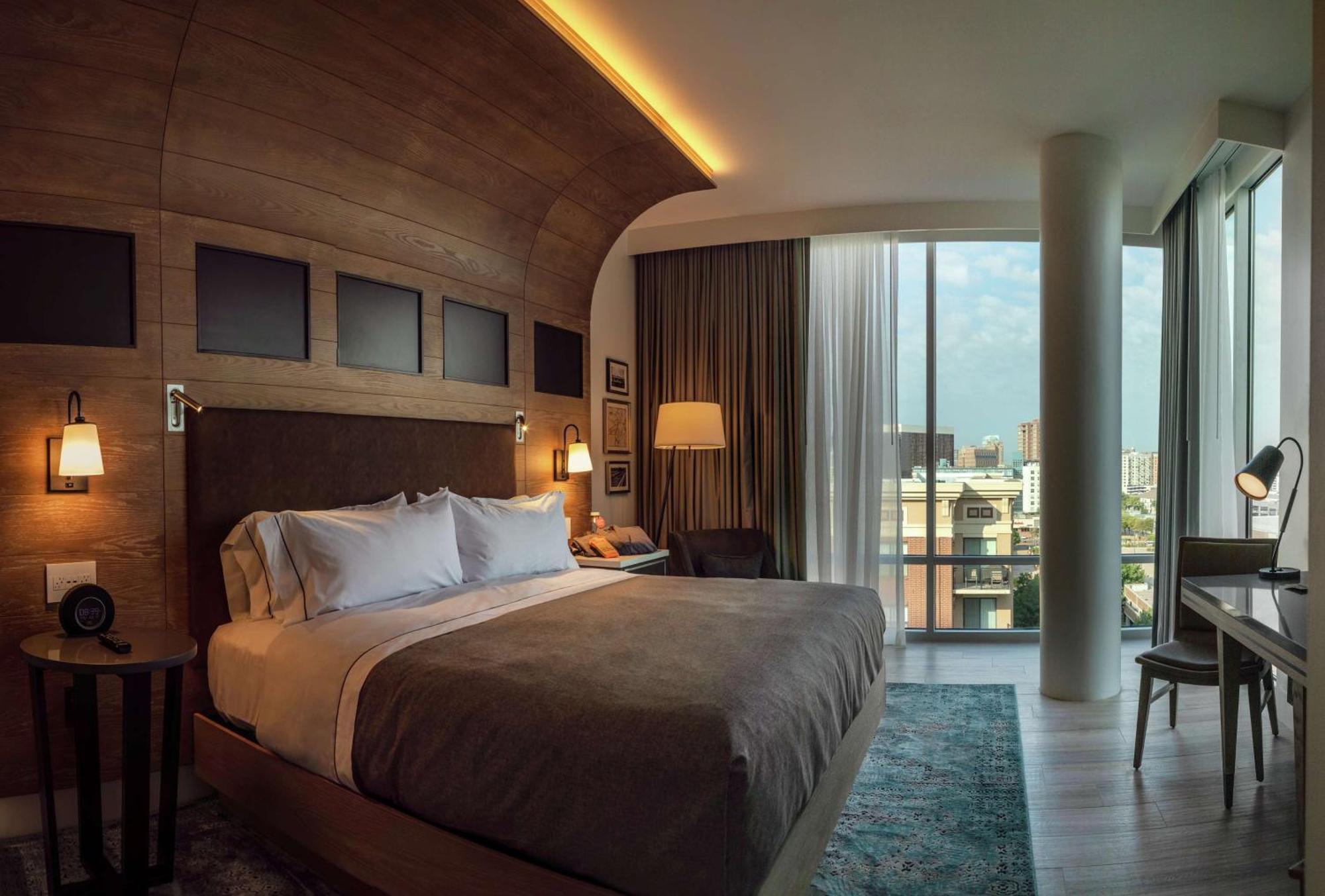 King Room,1552335796:JPEG