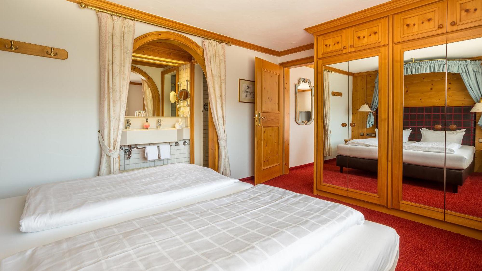 Double Room,1553907157:JPEG
