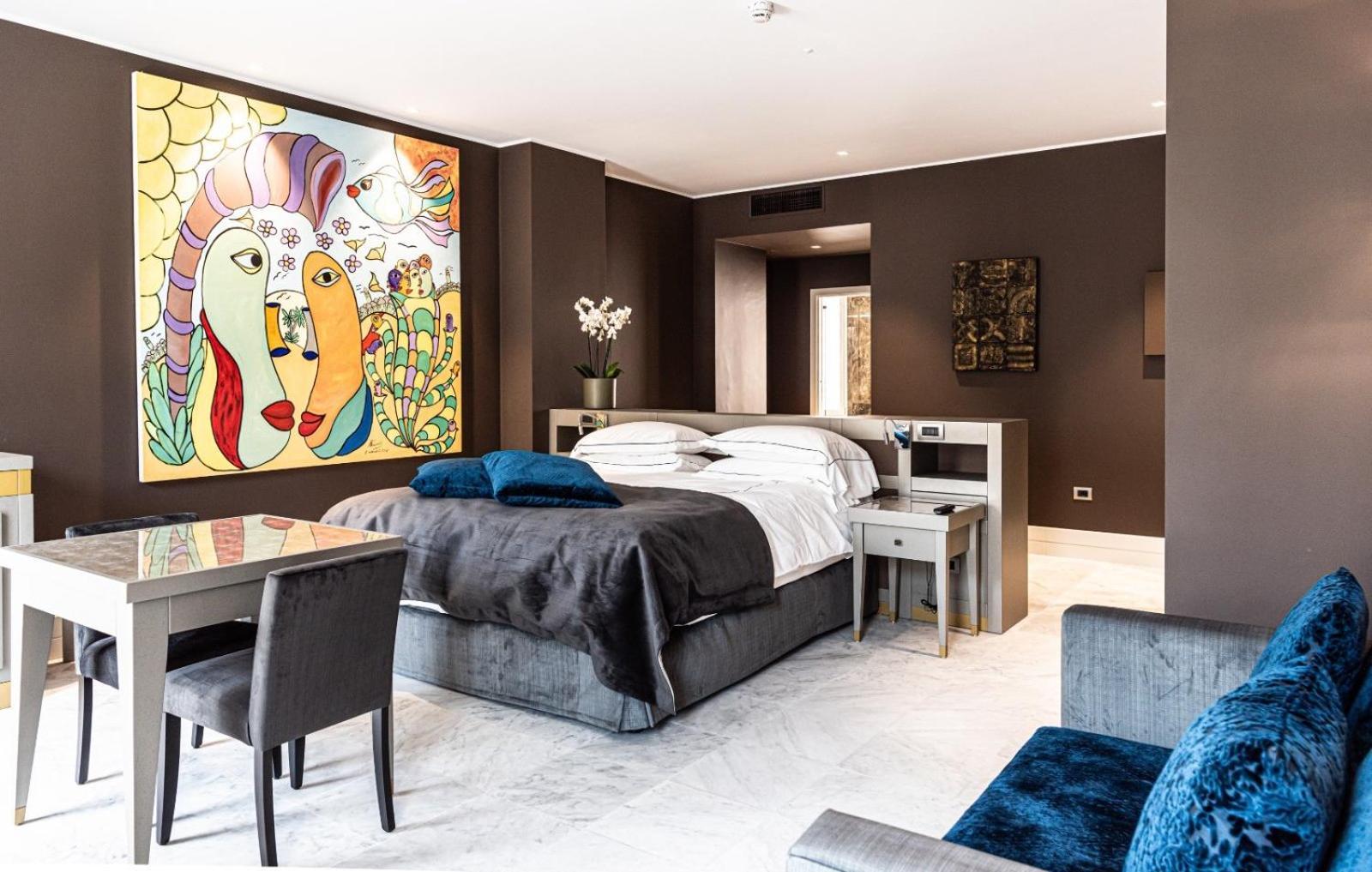 Executive Suite,1554662494:JPEG