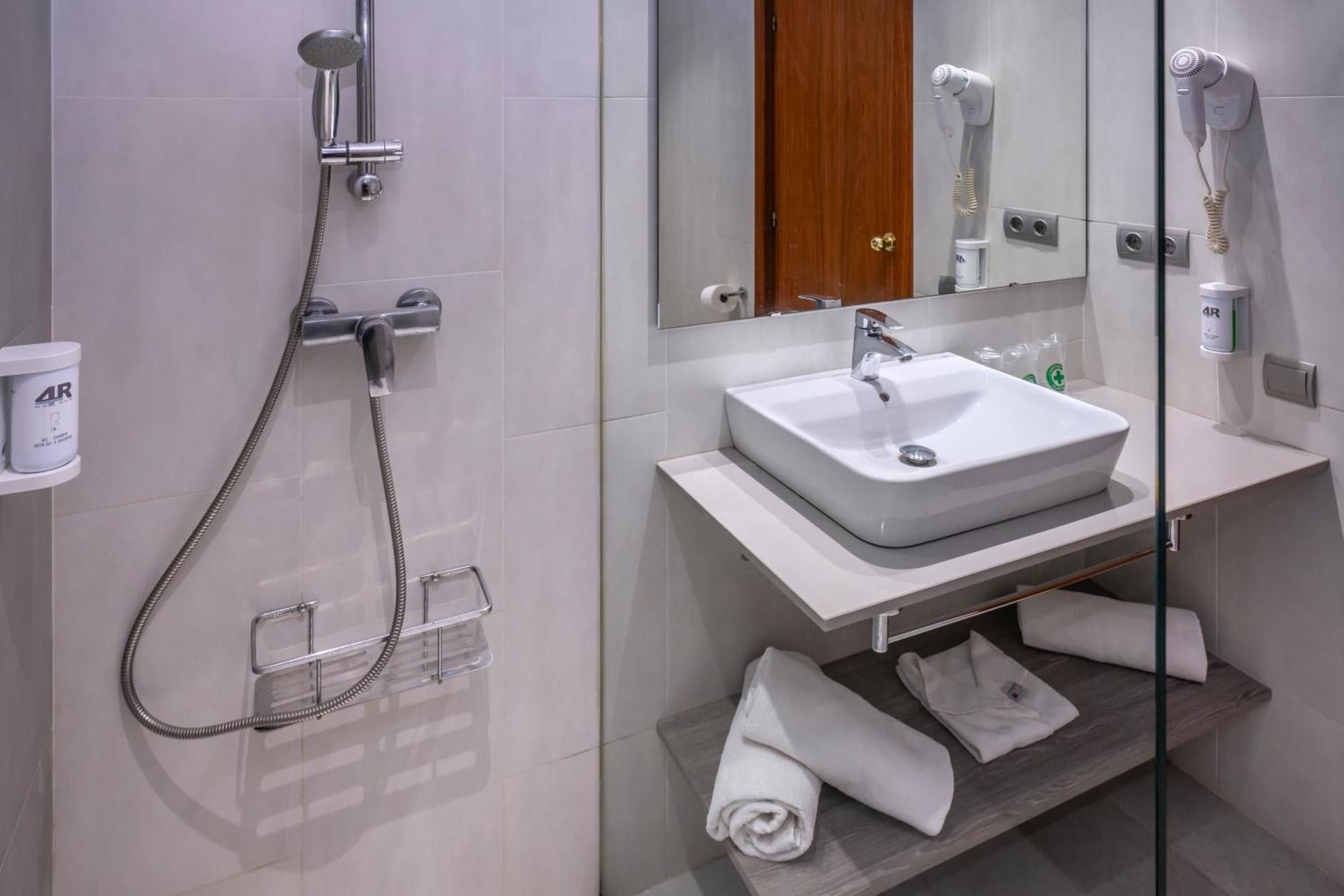 Offre Spéciale - Chambre Double ou Lits Jumeaux (2 Adultes)