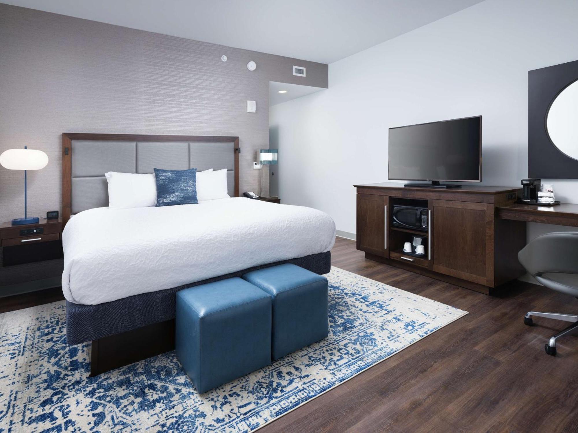 King Room,1557368212:JPEG