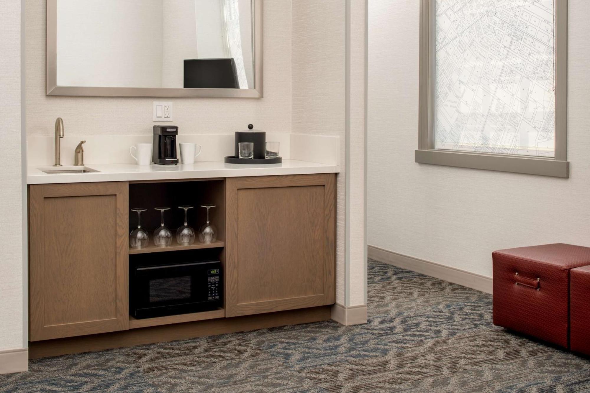 Tower King Room with Sofa Bed - Non-Smoking