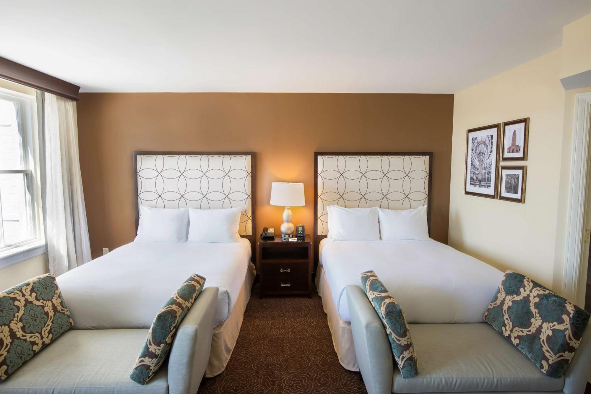 Executive Queen Room Two Queen Beds,1557821647:JPEG