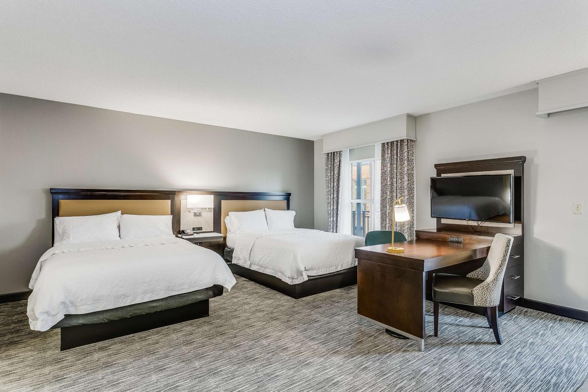 Queen Studio Balcony Non-Smoking,1557868012:JPEG