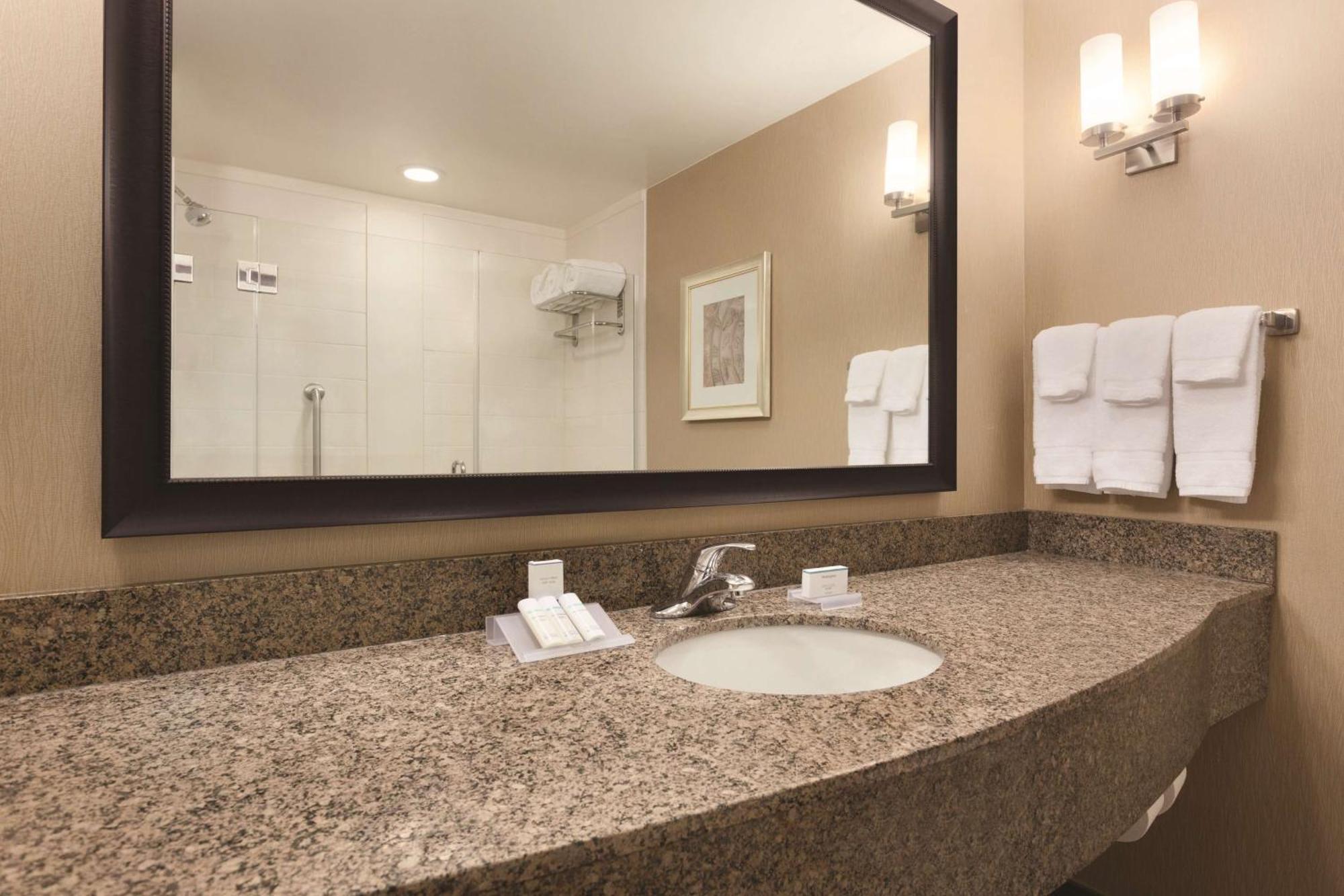 Executive King Room,1557908749:JPEG