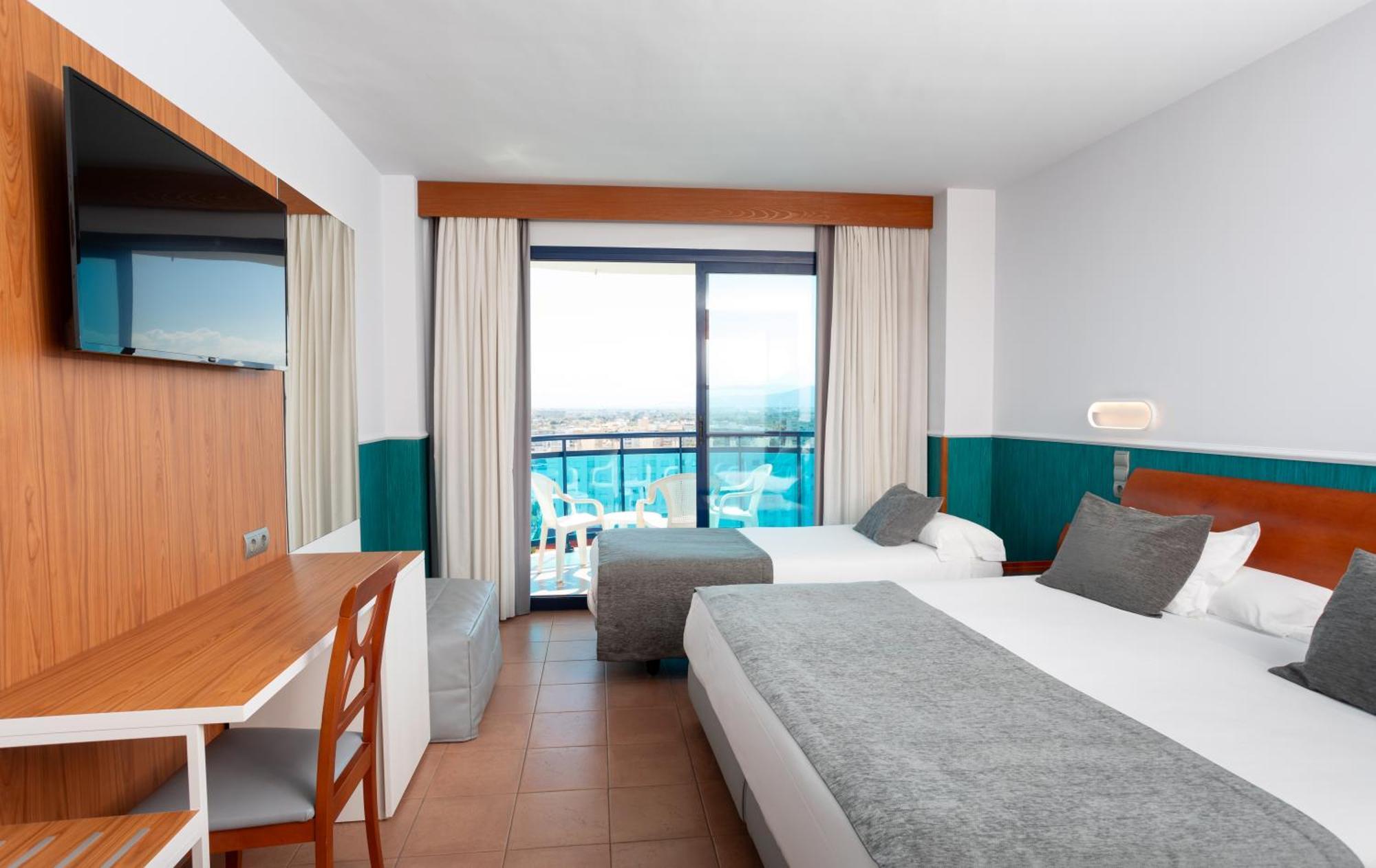 Twin Room,1559639221:JPEG