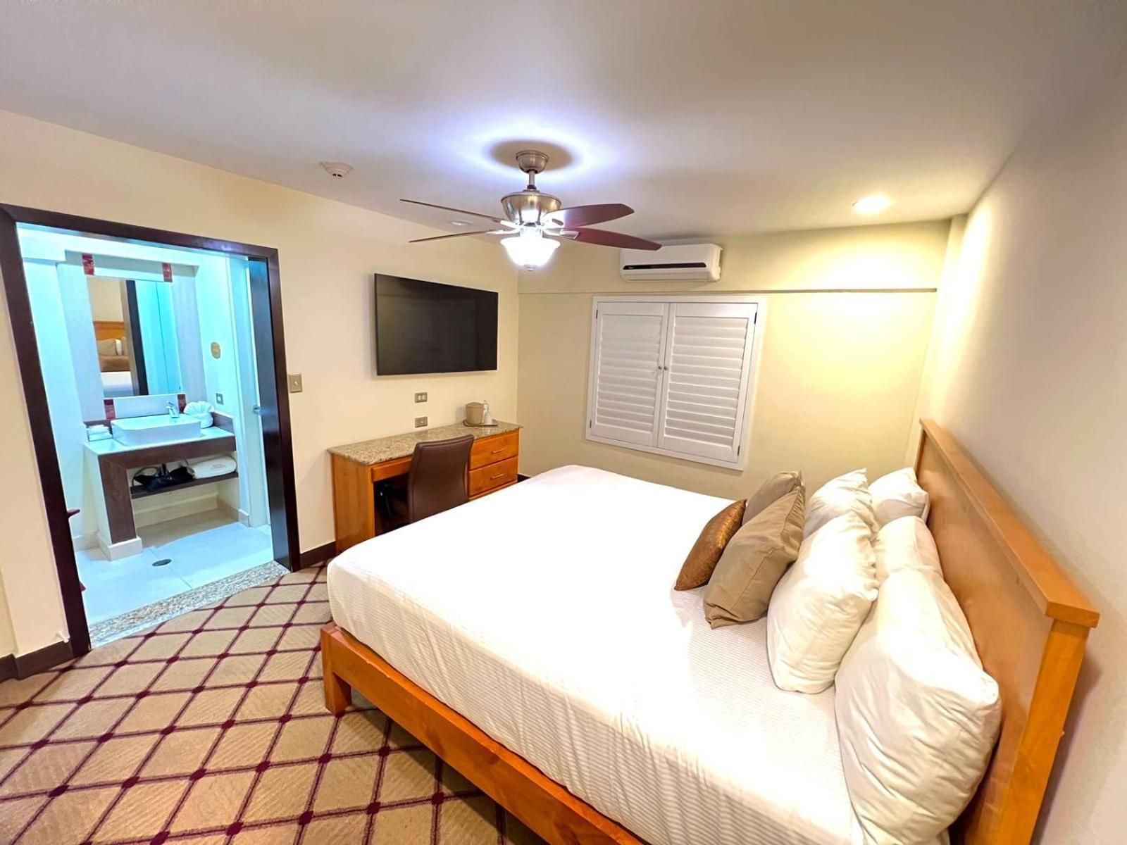 King Room,1563361426:JPEG