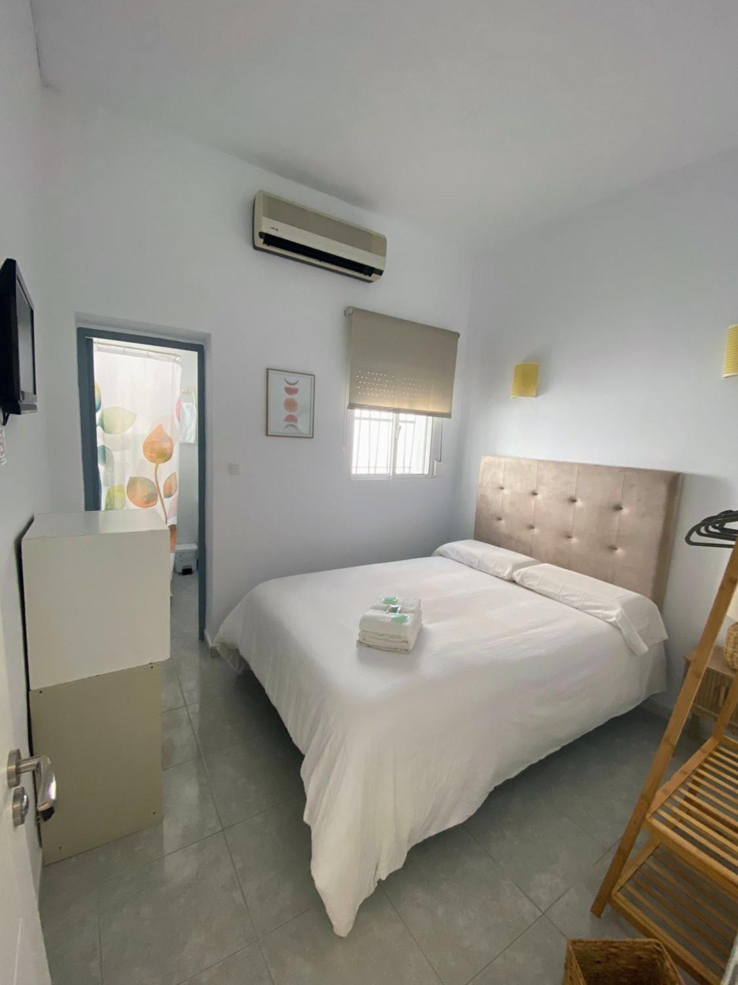 Standard Single Room,1565561065:JPEG