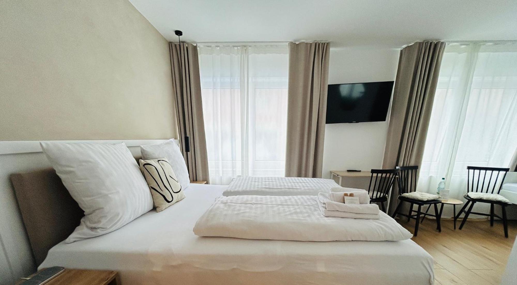 Triple Room,1499608324:JPEG