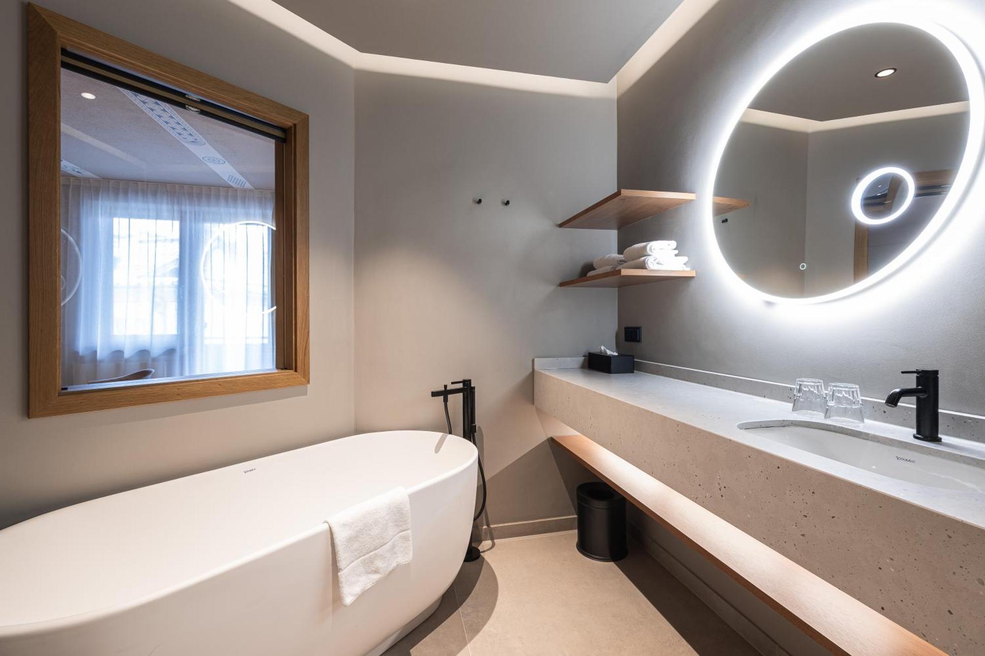 Deluxe Junior Suite,1578372263:JPEG