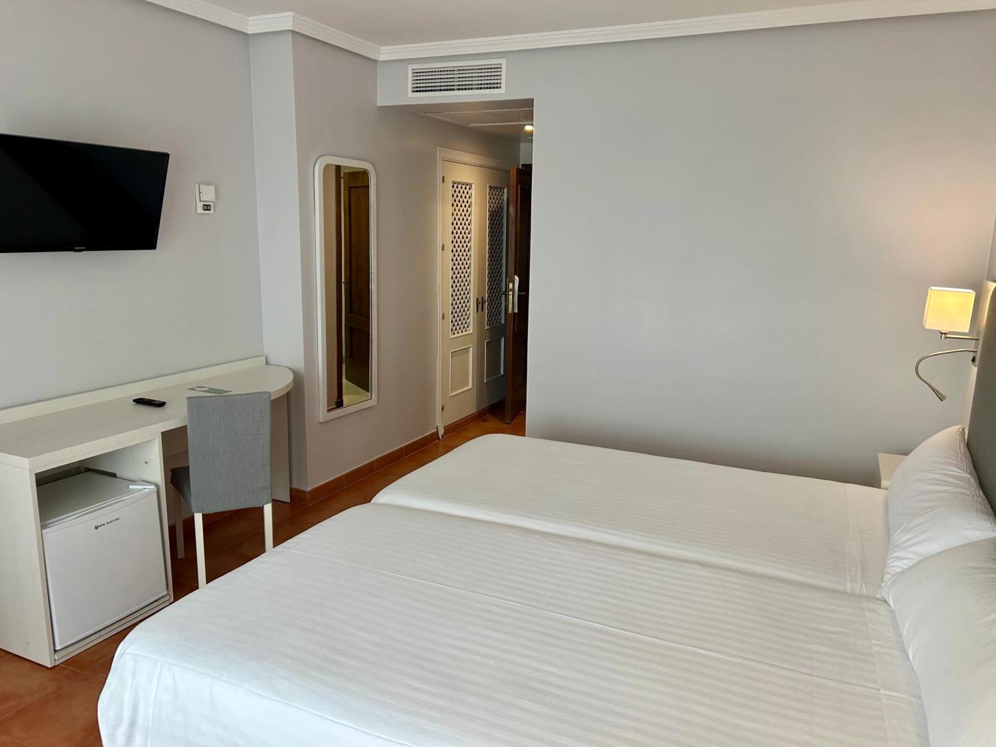 Standard Single Room,1632206865:JPEG