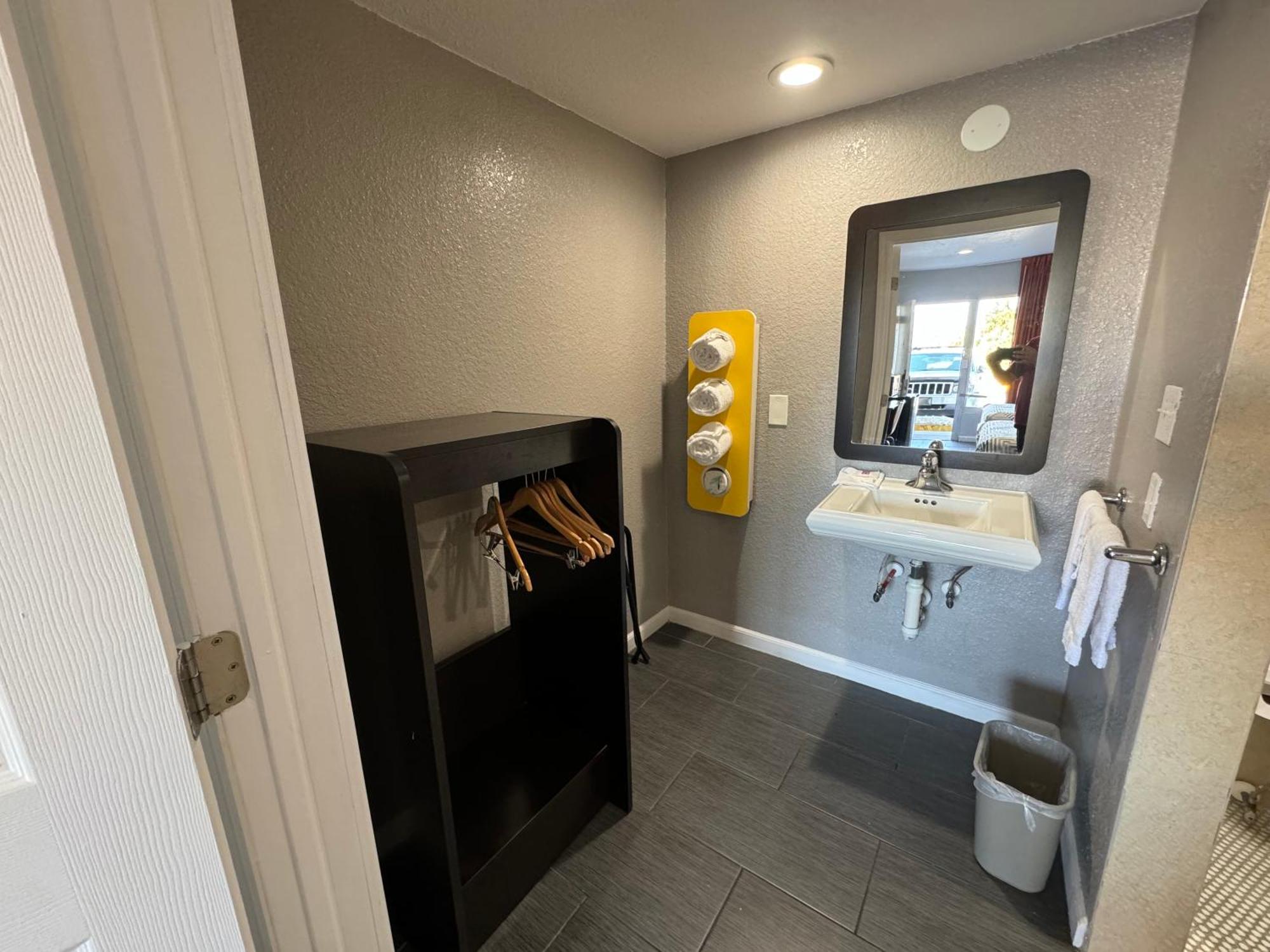Quadruple Room - Disability Access - Roll in Shower,1576749446:JPEG