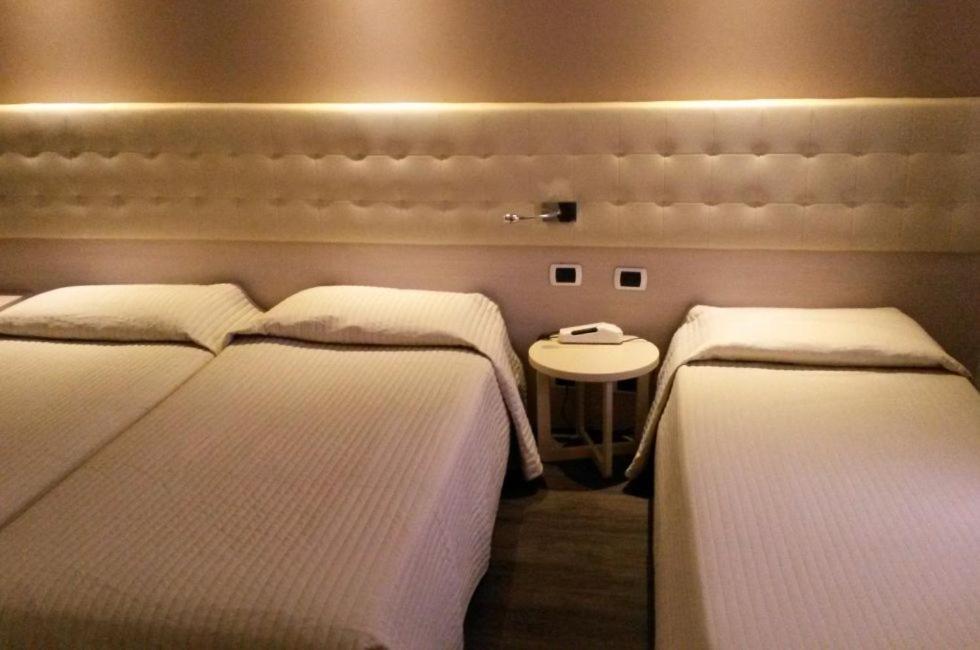 Deluxe Triple Room,79629201:JPEG