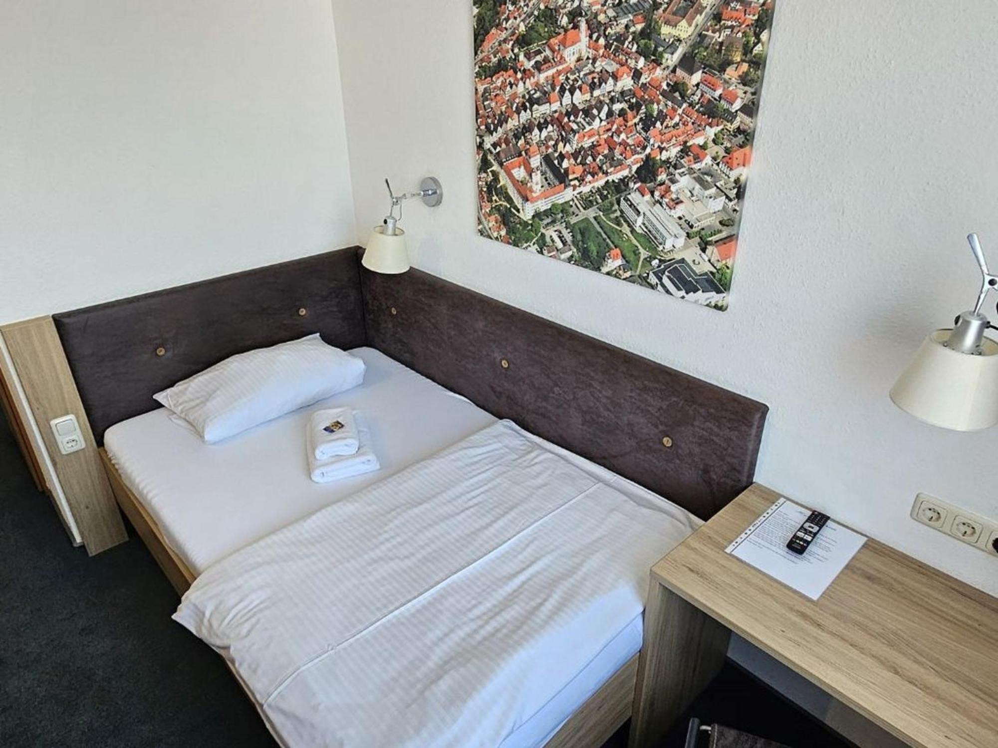 Single Room,1580162459:JPEG