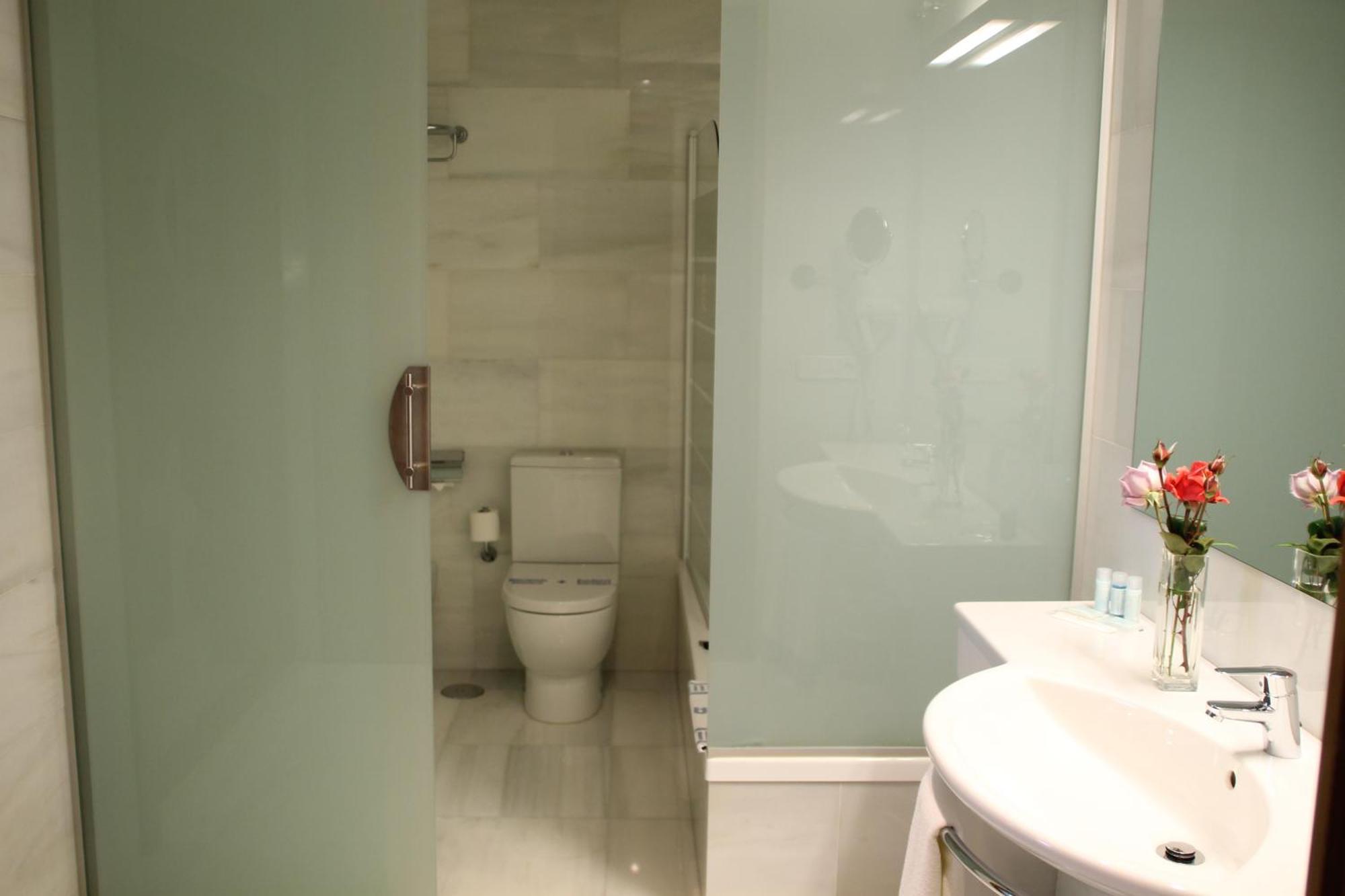 Single Room,1580336993:JPEG