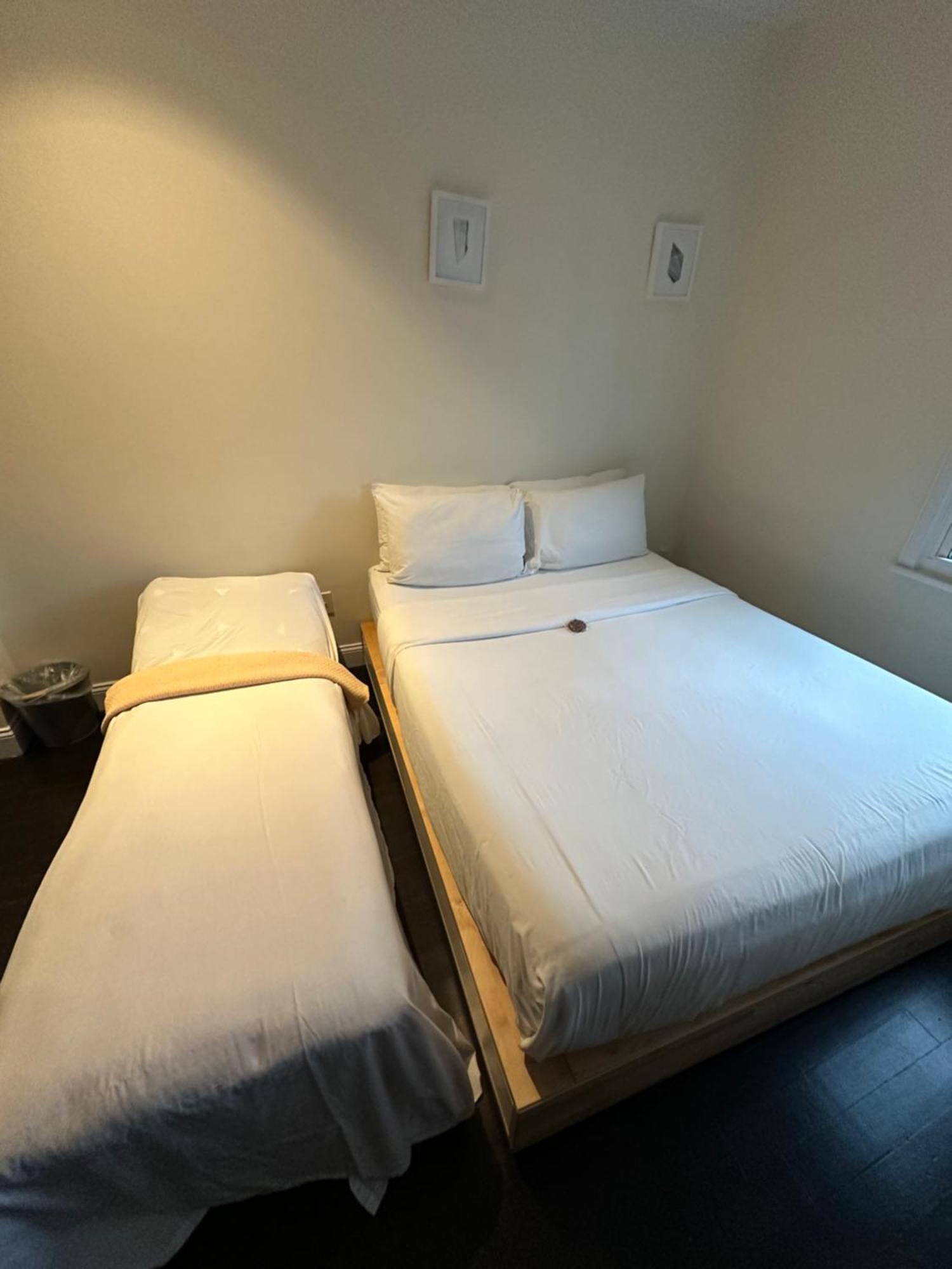 Deluxe Double Room Extra Bed,1583098277:JPEG