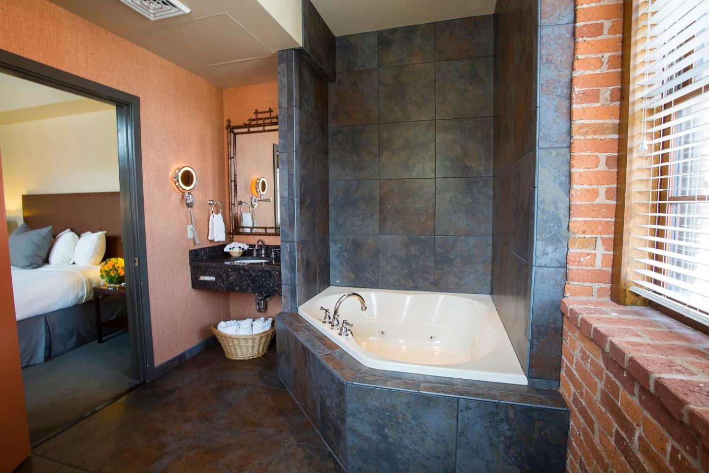 King Room Spa Bath,339074569:JPEG
