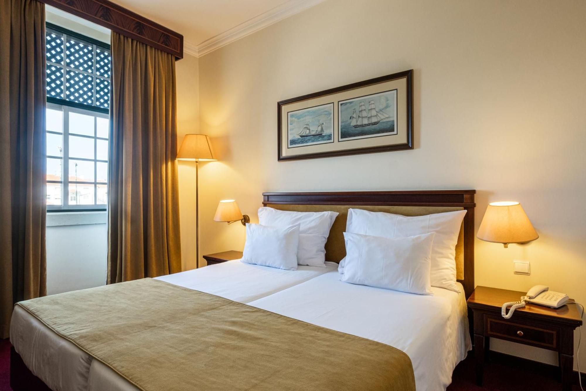 Twin Room,1586822376:JPEG