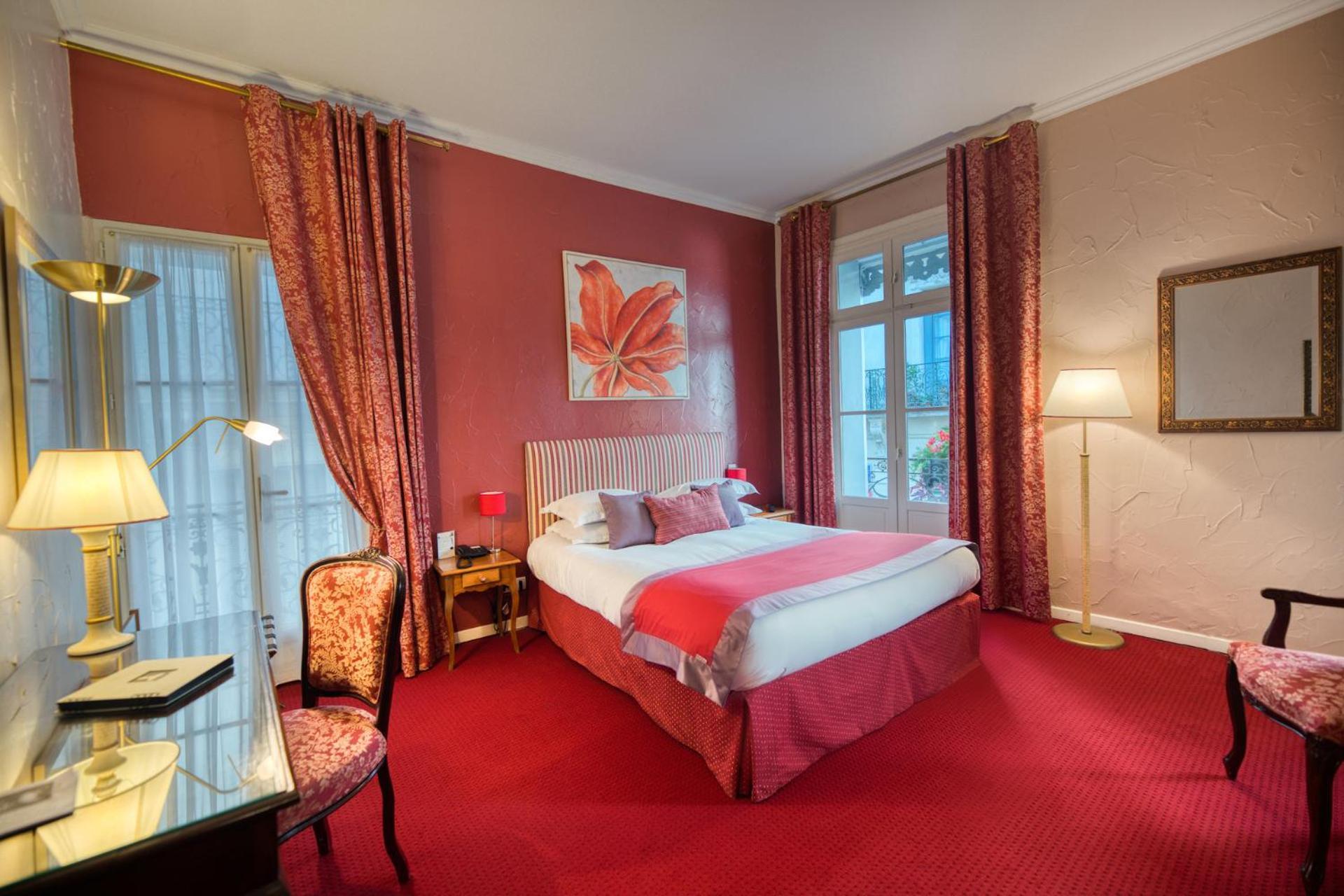 Superior Queen Room,1742574454:JPEG