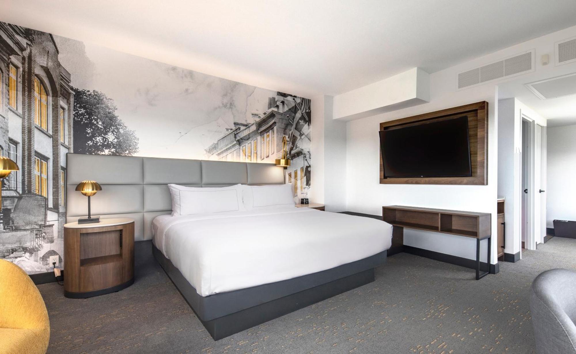 Deluxe Eckzimmer mit Kingsize-Bett und Flussblick